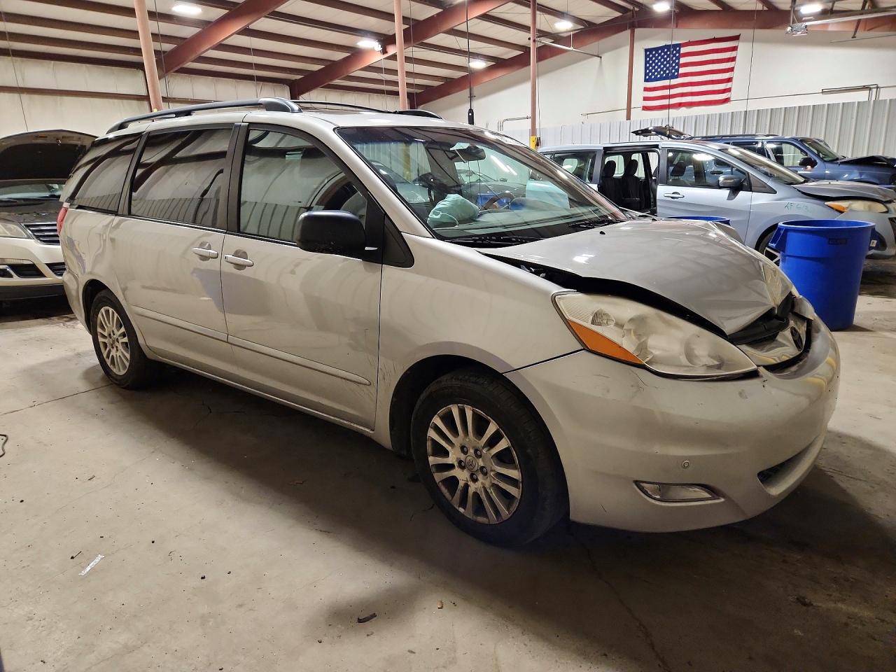 2010 Toyota Sienna Xle Silver vin: 5TDYK4CC1AS327046