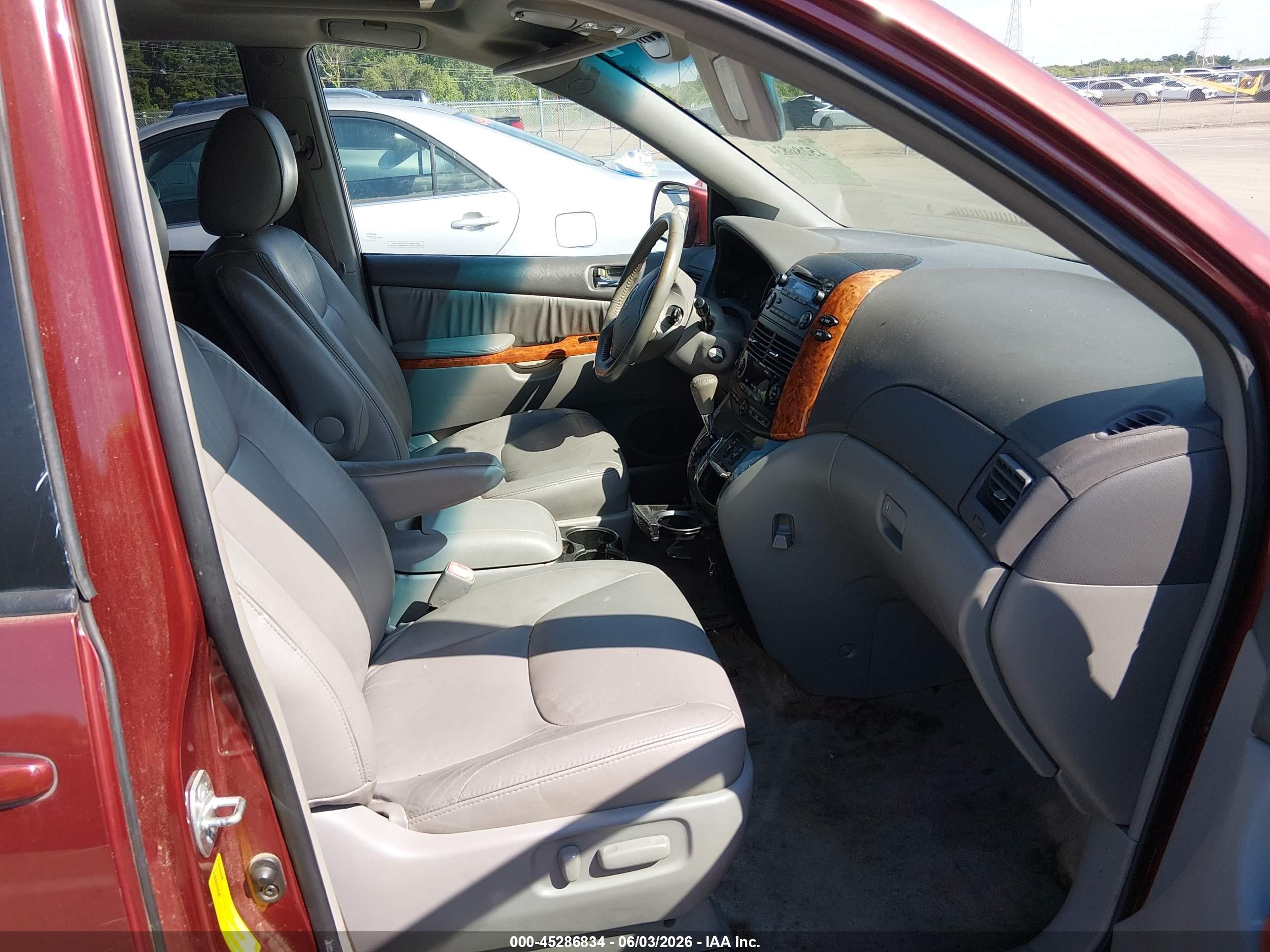 2010 Toyota Sienna Xle Red vin: 5TDYK4CC1AS332991