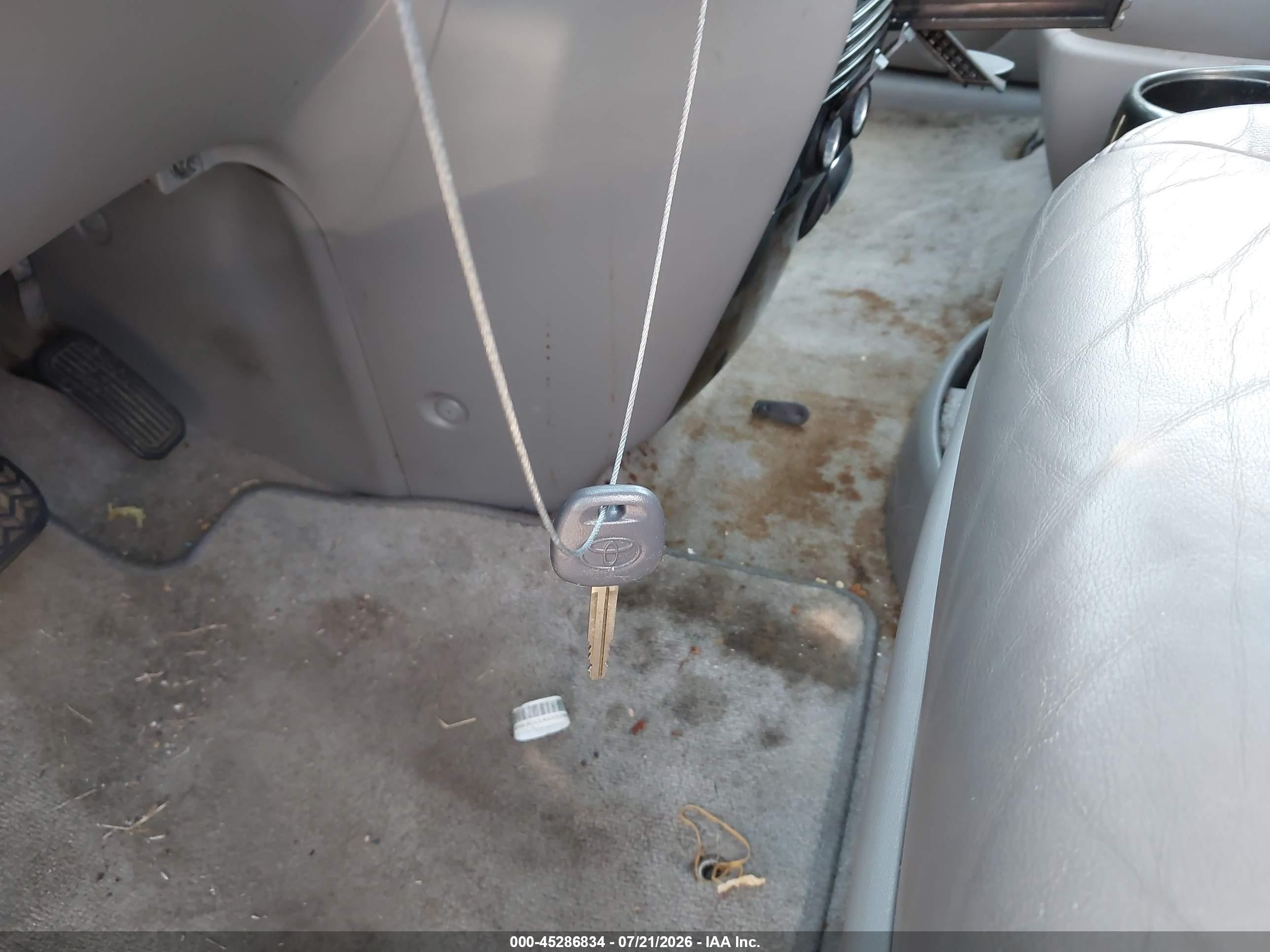 2010 Toyota Sienna Xle Red vin: 5TDYK4CC1AS332991