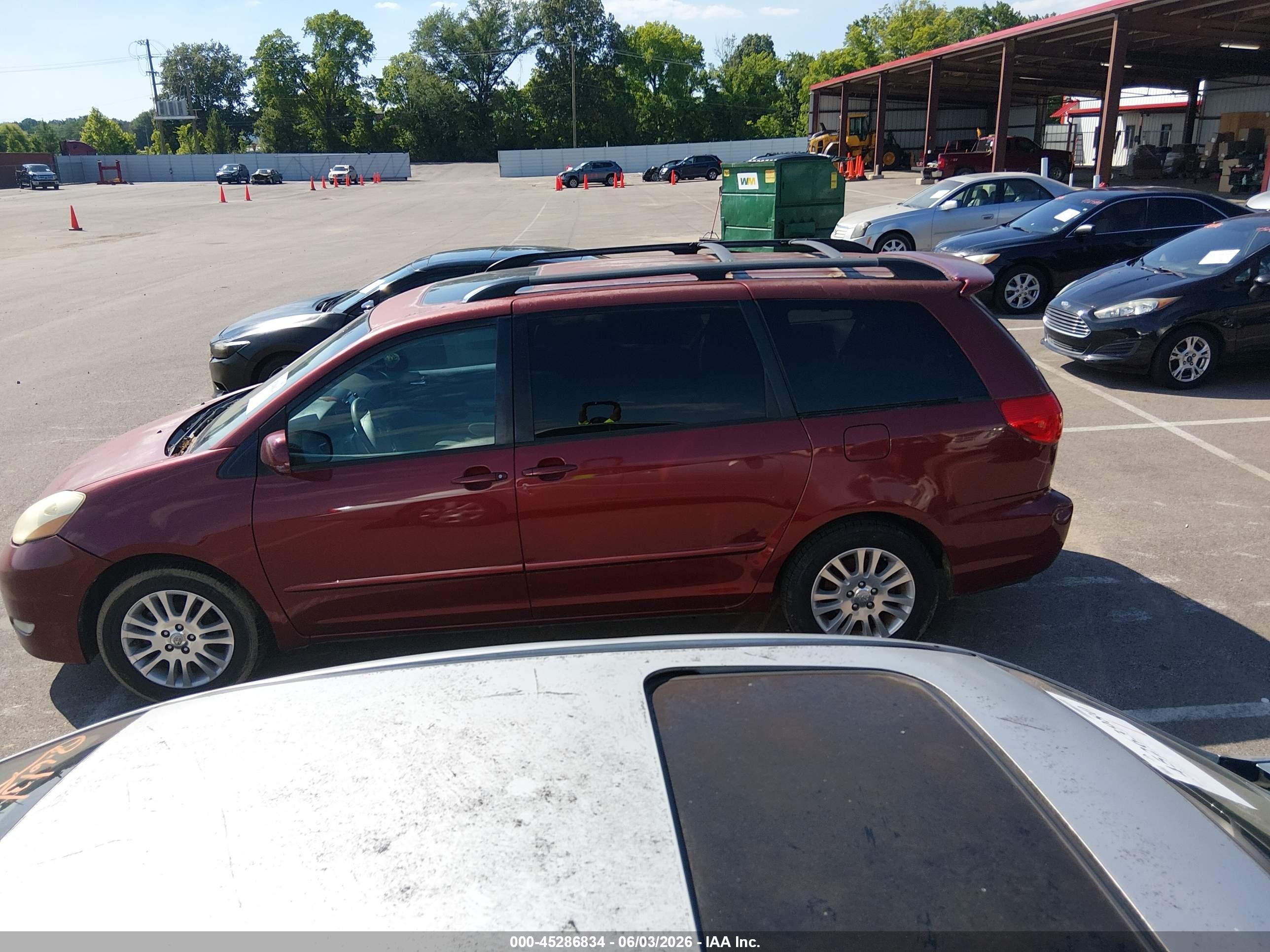 2010 Toyota Sienna Xle Red vin: 5TDYK4CC1AS332991