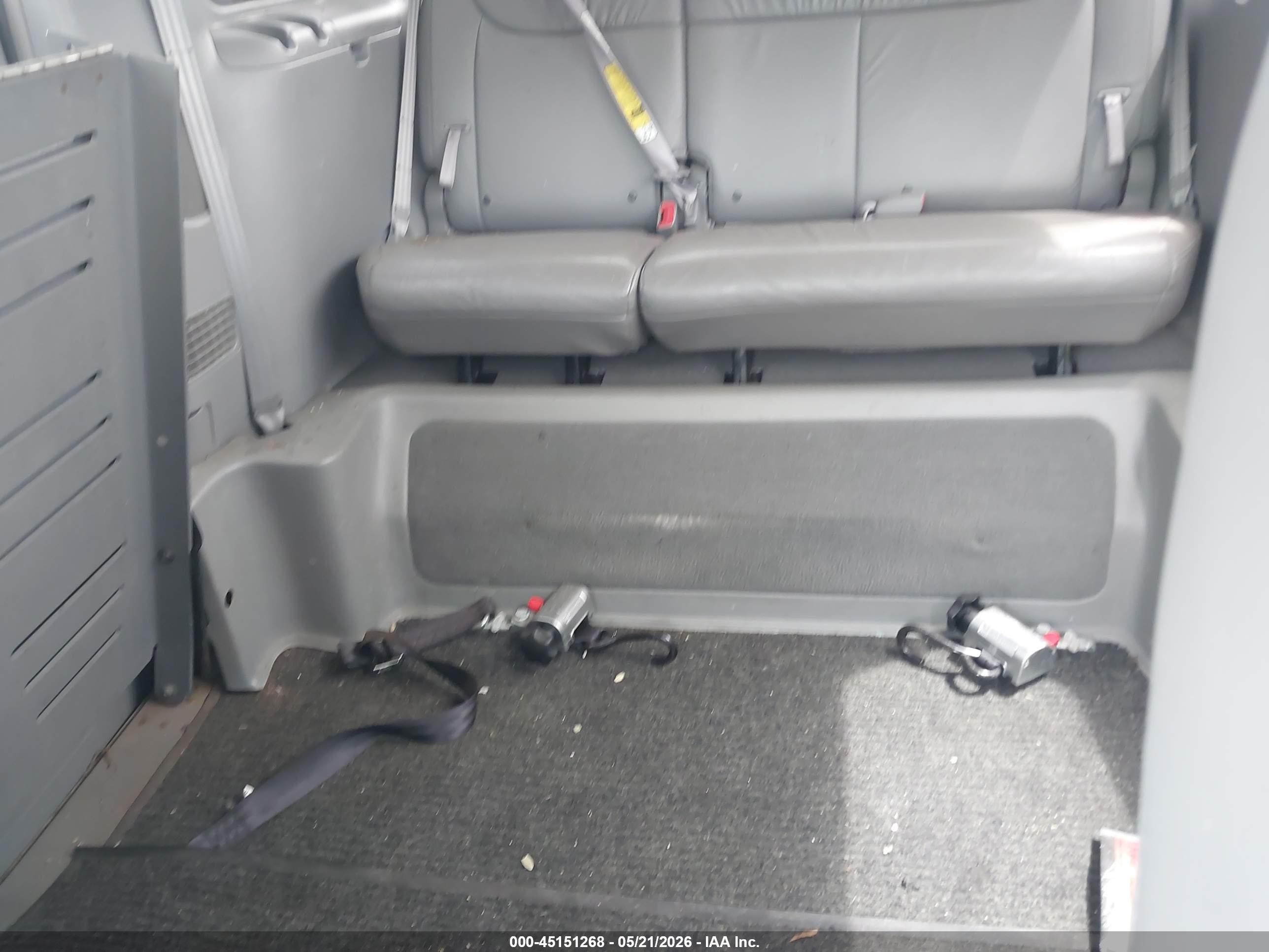 2010 Toyota Sienna Xle Light Blue vin: 5TDYK4CC1AS335440