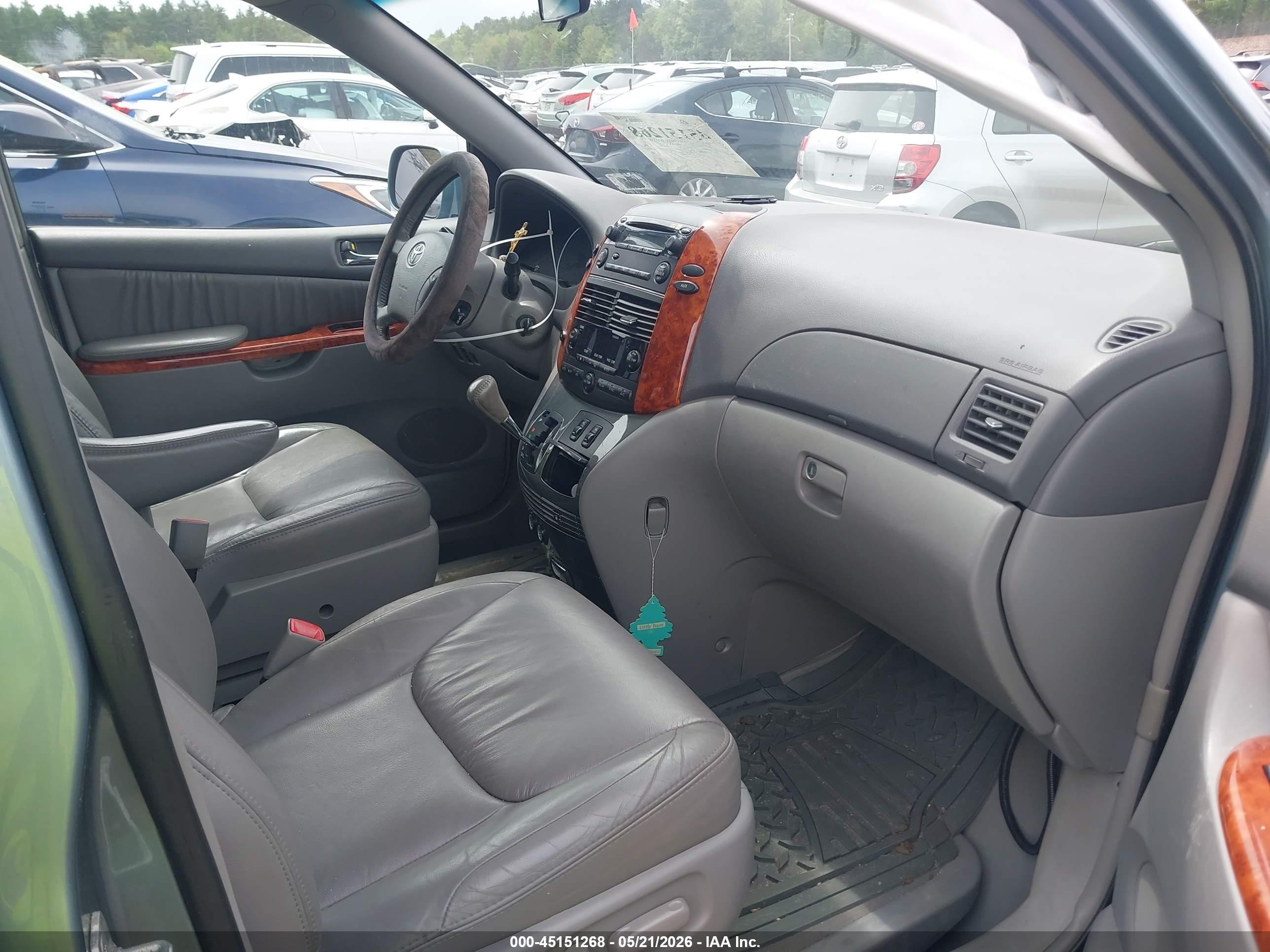 2010 Toyota Sienna Xle Light Blue vin: 5TDYK4CC1AS335440
