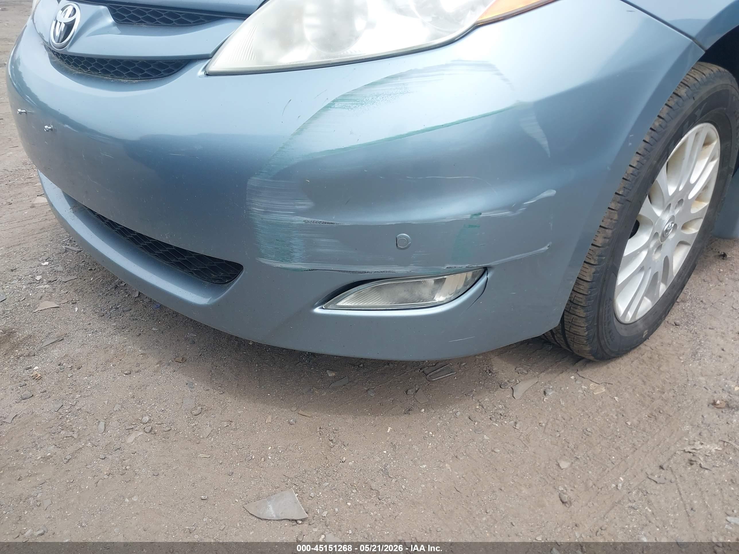 2010 Toyota Sienna Xle Light Blue vin: 5TDYK4CC1AS335440