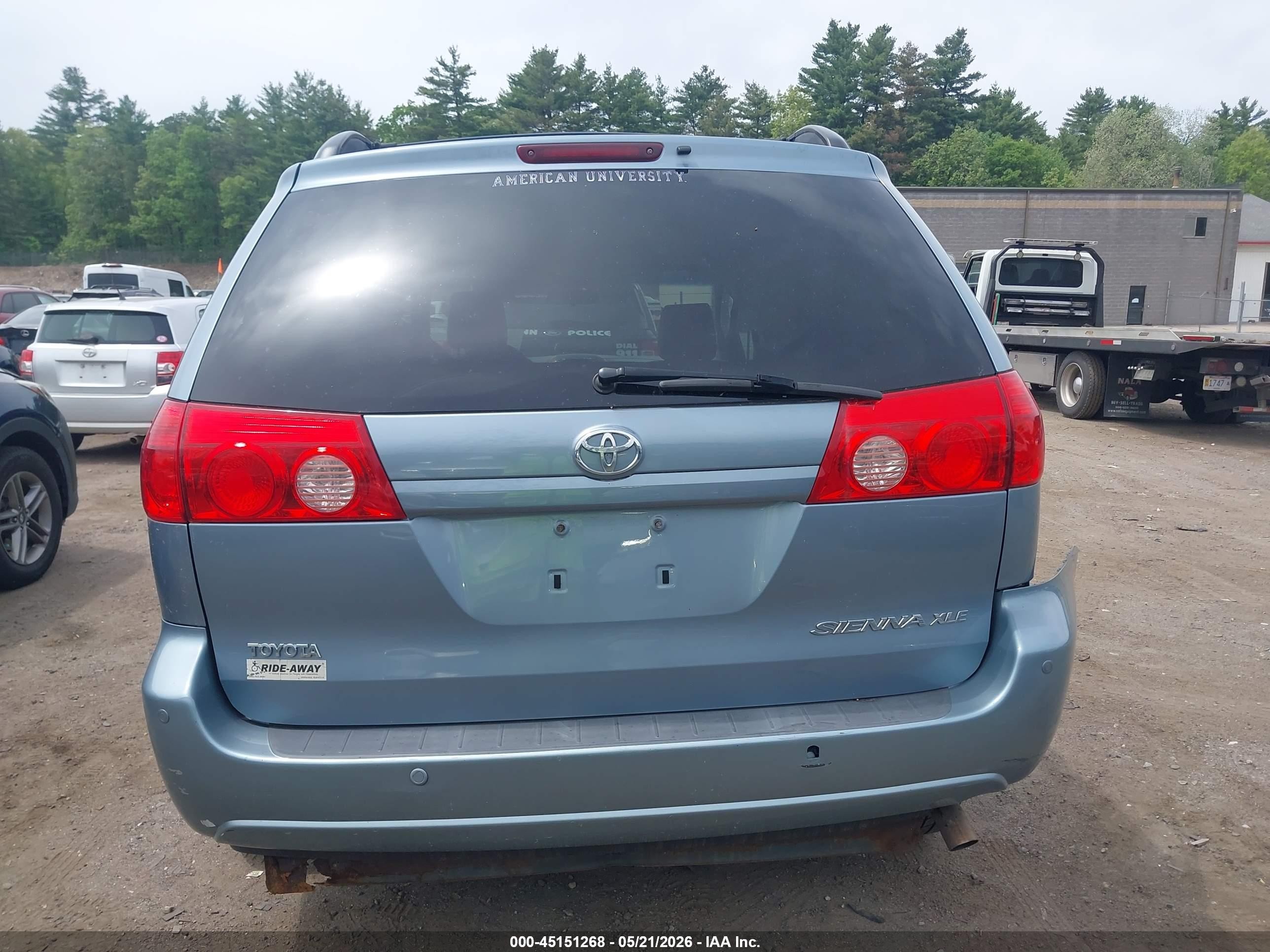 2010 Toyota Sienna Xle Light Blue vin: 5TDYK4CC1AS335440