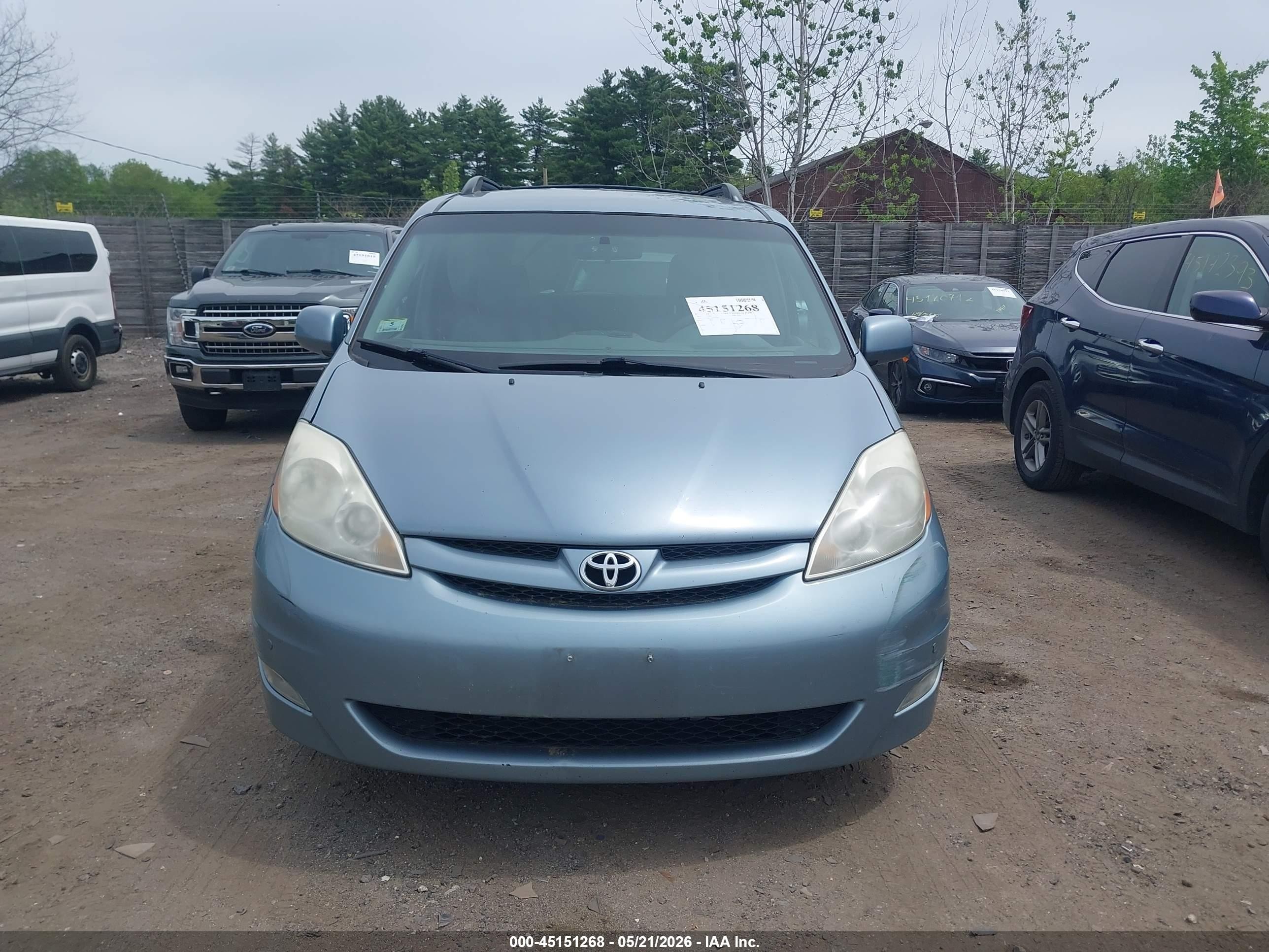 2010 Toyota Sienna Xle Light Blue vin: 5TDYK4CC1AS335440