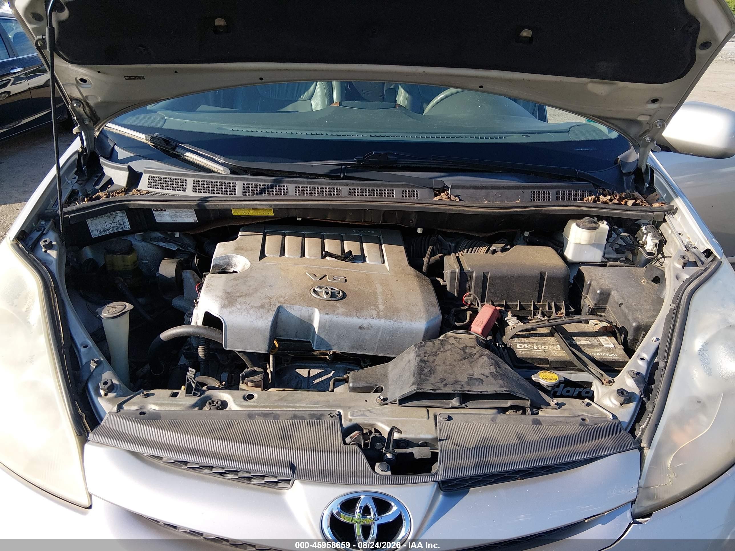 2010 Toyota Sienna Xle Silver vin: 5TDYK4CC2AS311907
