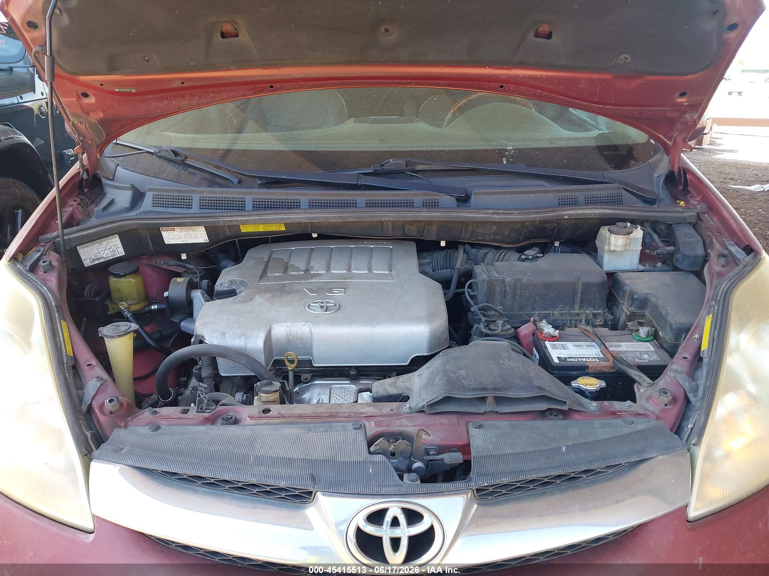 2010 Toyota Sienna Limited Maroon vin: 5TDYK4CC2AS313558