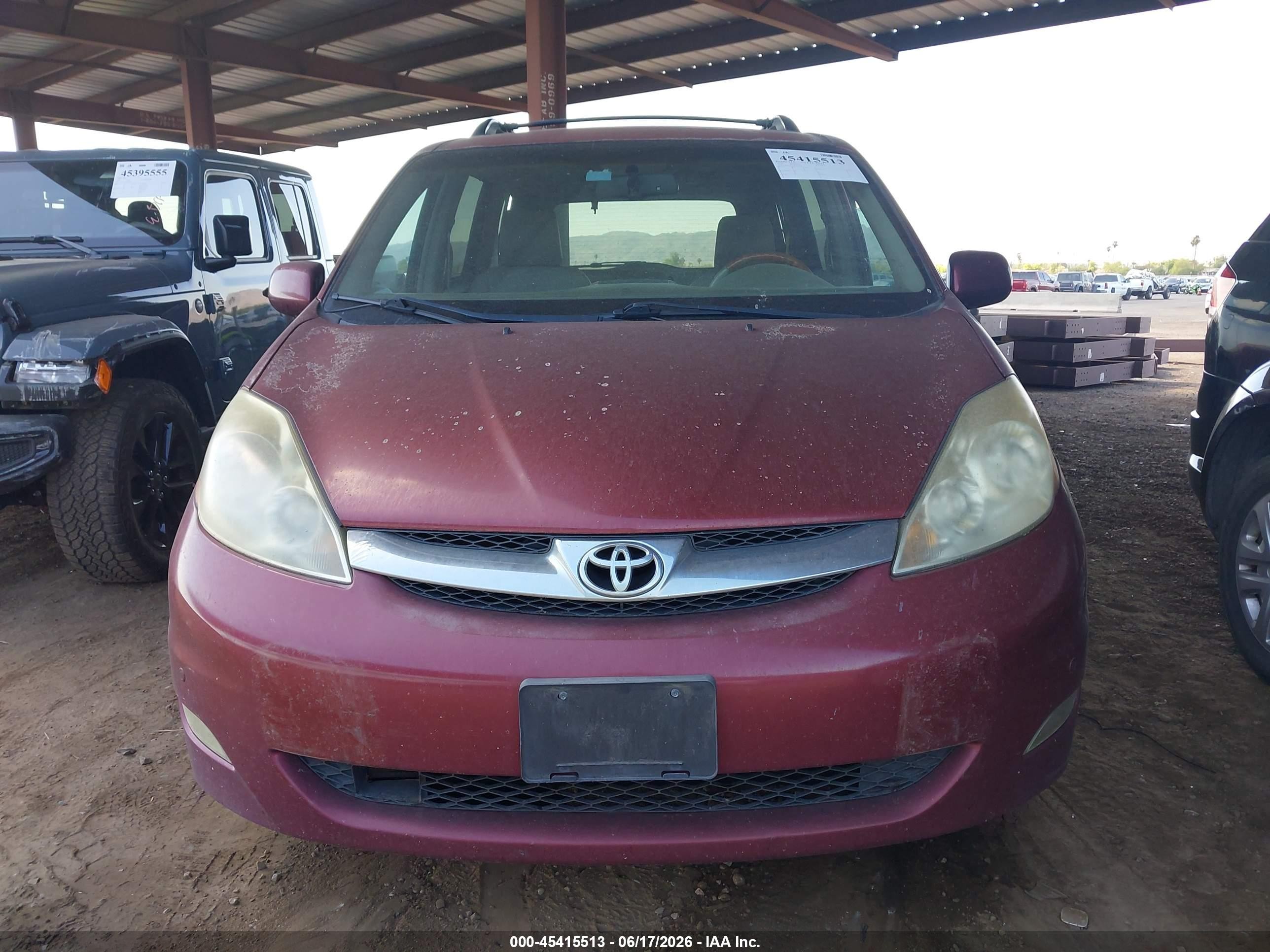 2010 Toyota Sienna Limited Maroon vin: 5TDYK4CC2AS313558