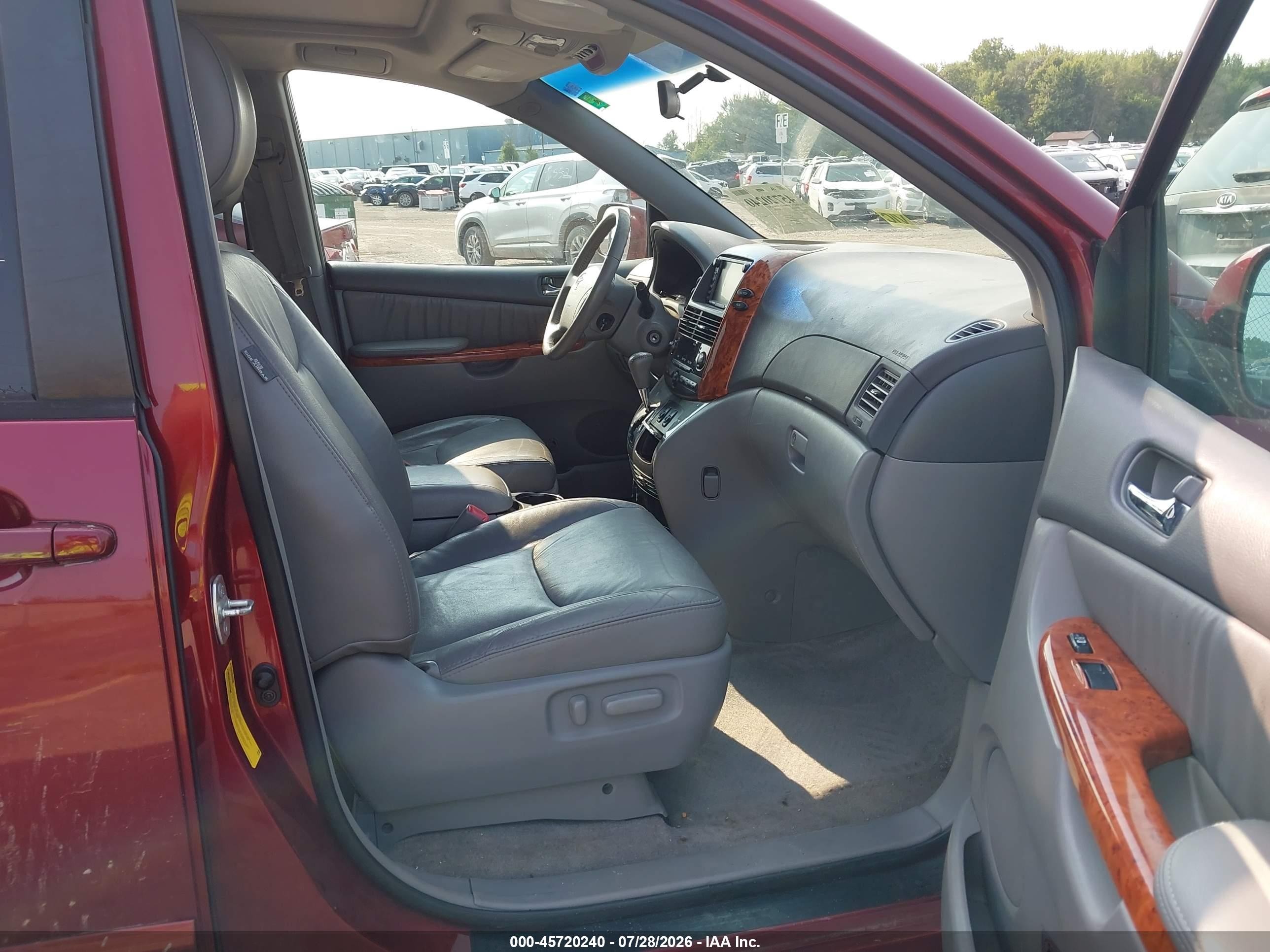2010 Toyota Sienna Xle Red vin: 5TDYK4CC2AS332871