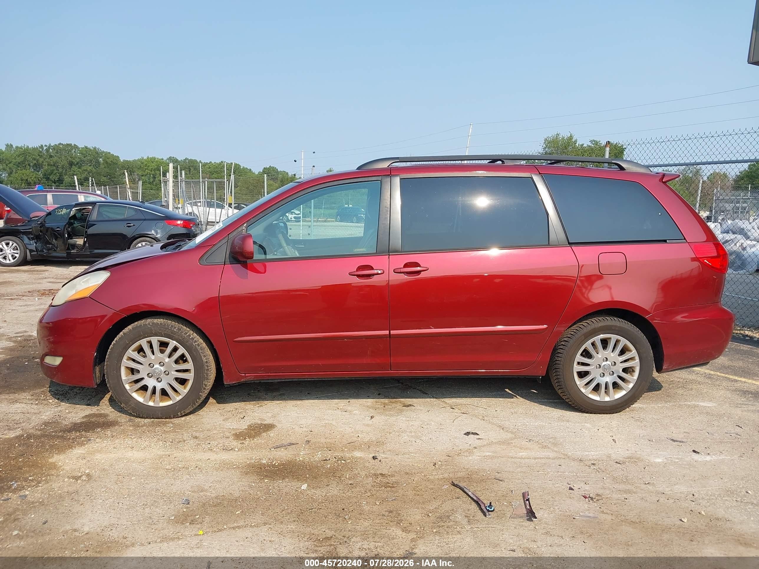 2010 Toyota Sienna Xle Red vin: 5TDYK4CC2AS332871