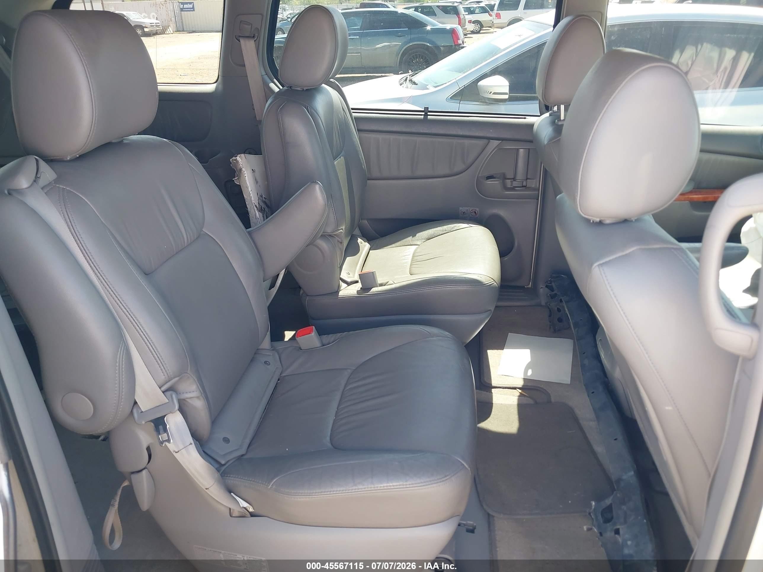 2010 Toyota Sienna Xle White vin: 5TDYK4CC2AS341182