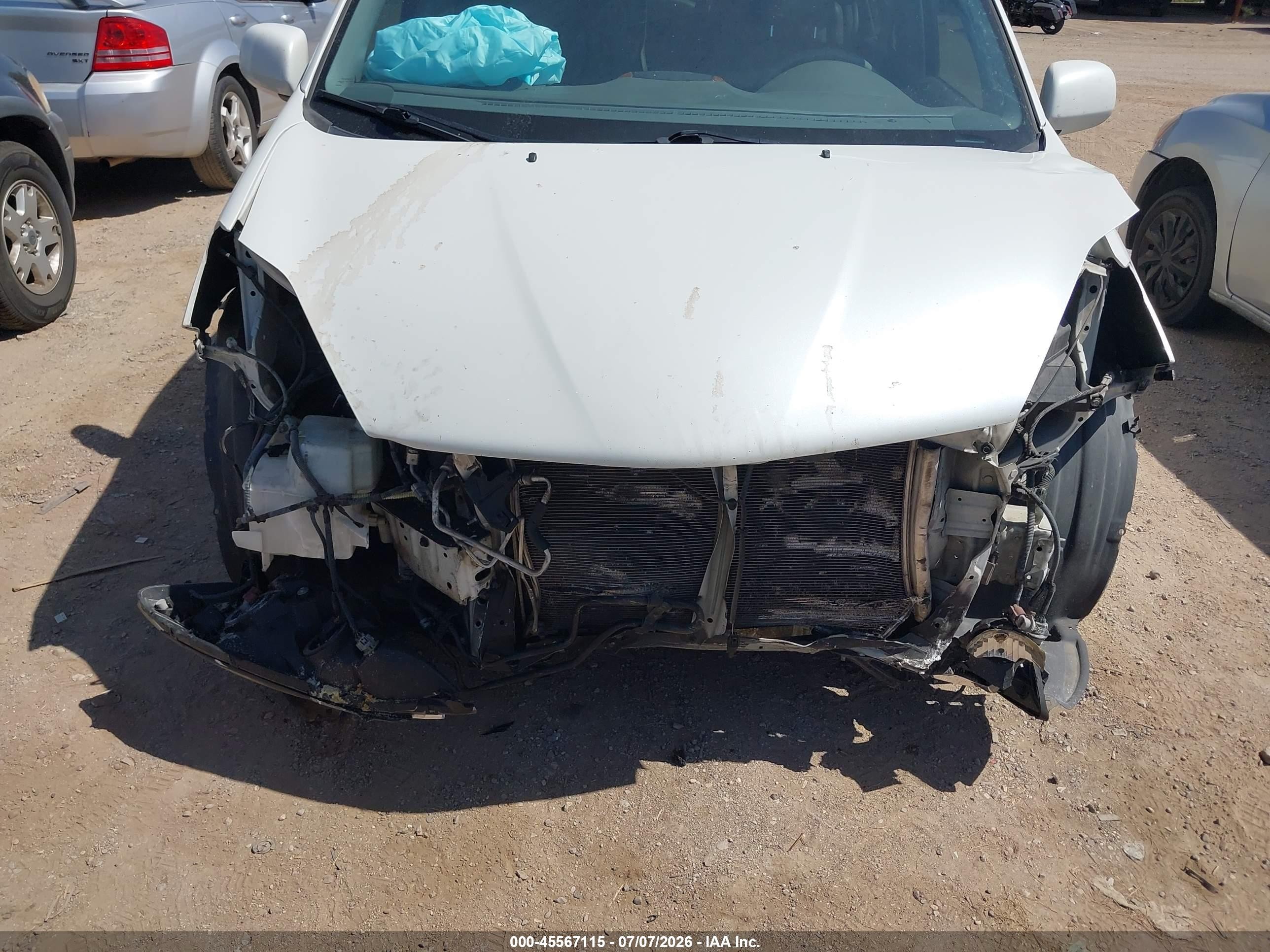2010 Toyota Sienna Xle White vin: 5TDYK4CC2AS341182