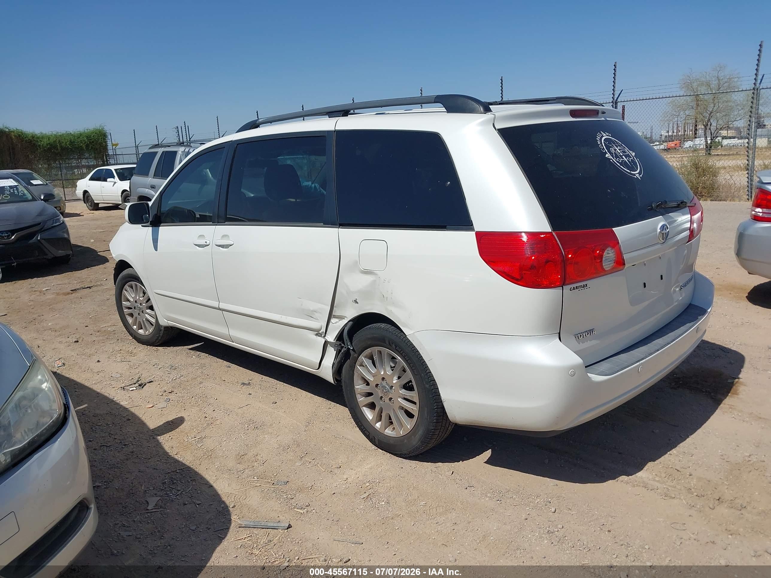2010 Toyota Sienna Xle White vin: 5TDYK4CC2AS341182