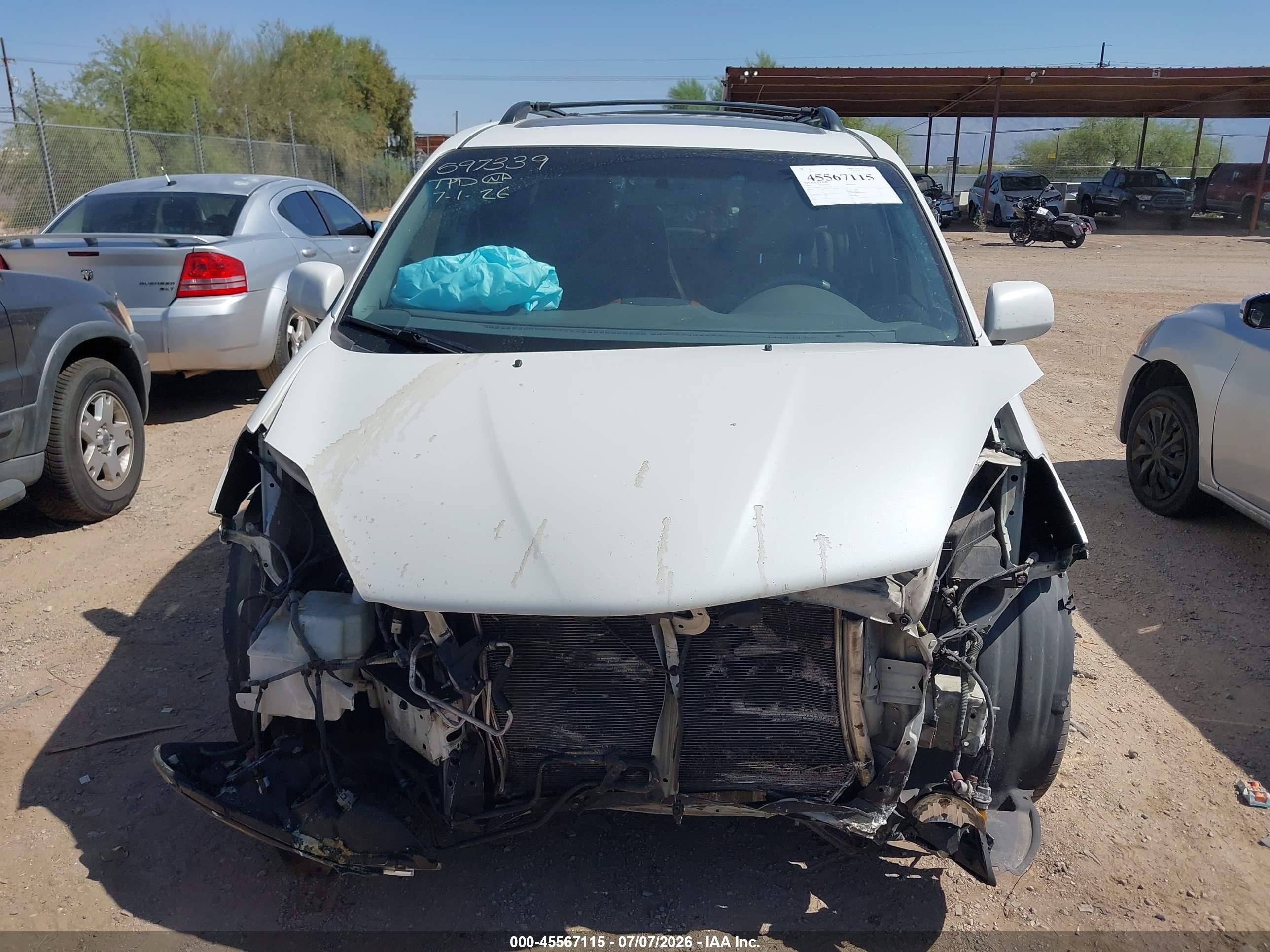 2010 Toyota Sienna Xle White vin: 5TDYK4CC2AS341182