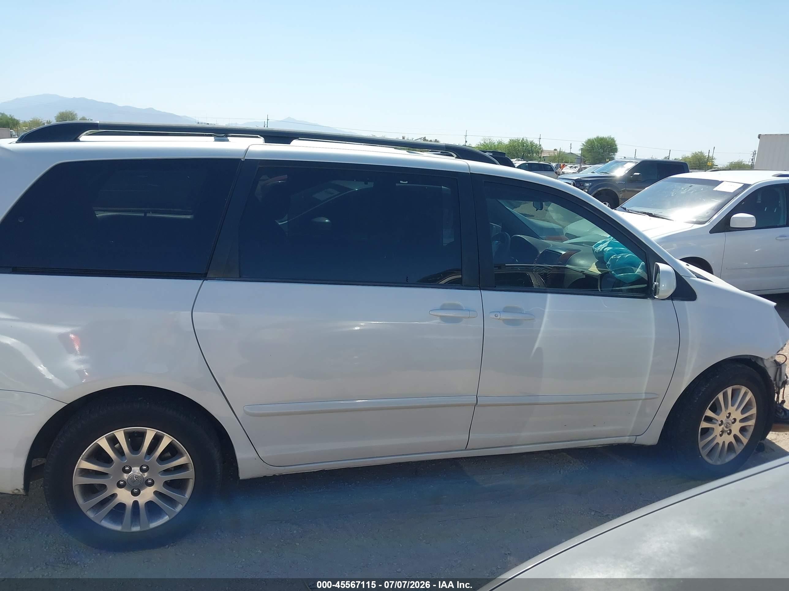 2010 Toyota Sienna Xle White vin: 5TDYK4CC2AS341182
