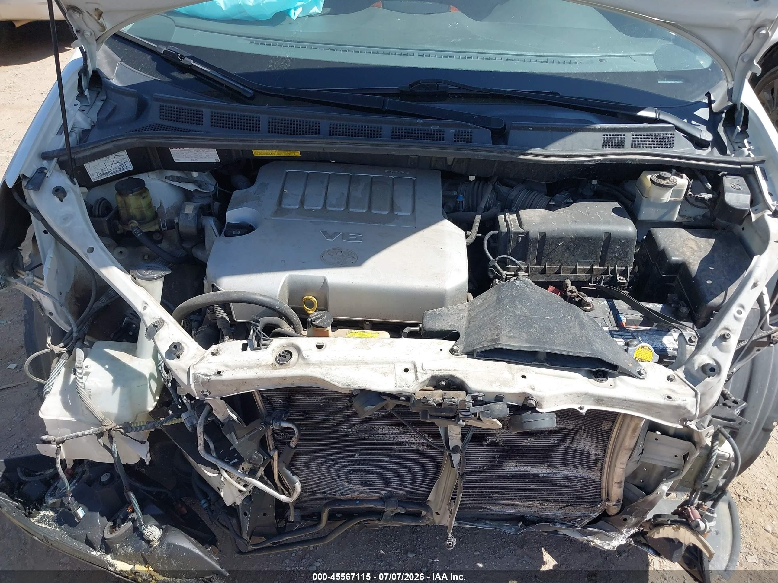 2010 Toyota Sienna Xle White vin: 5TDYK4CC2AS341182
