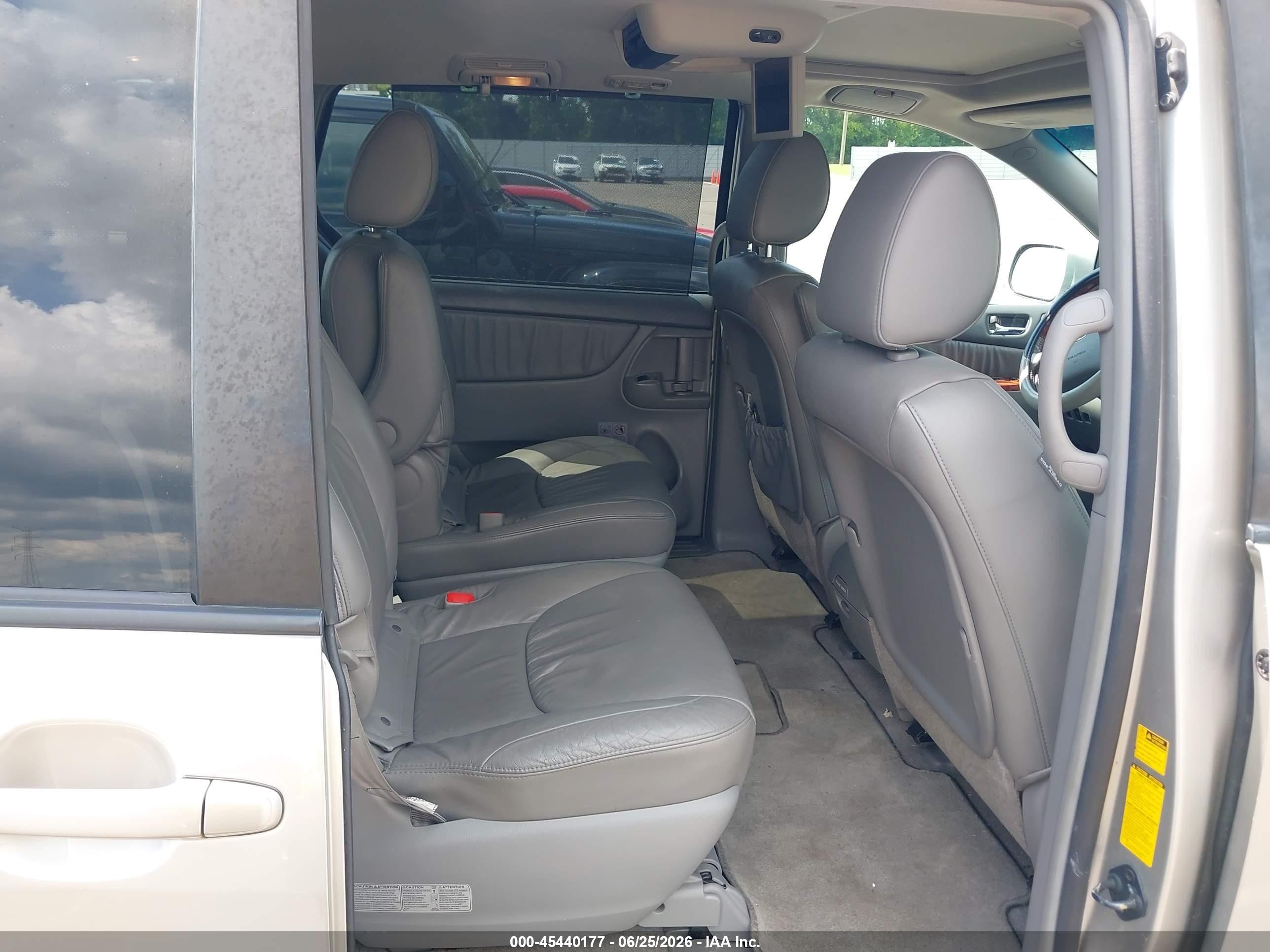 2010 Toyota Sienna Limited Tan vin: 5TDYK4CC3AS291330