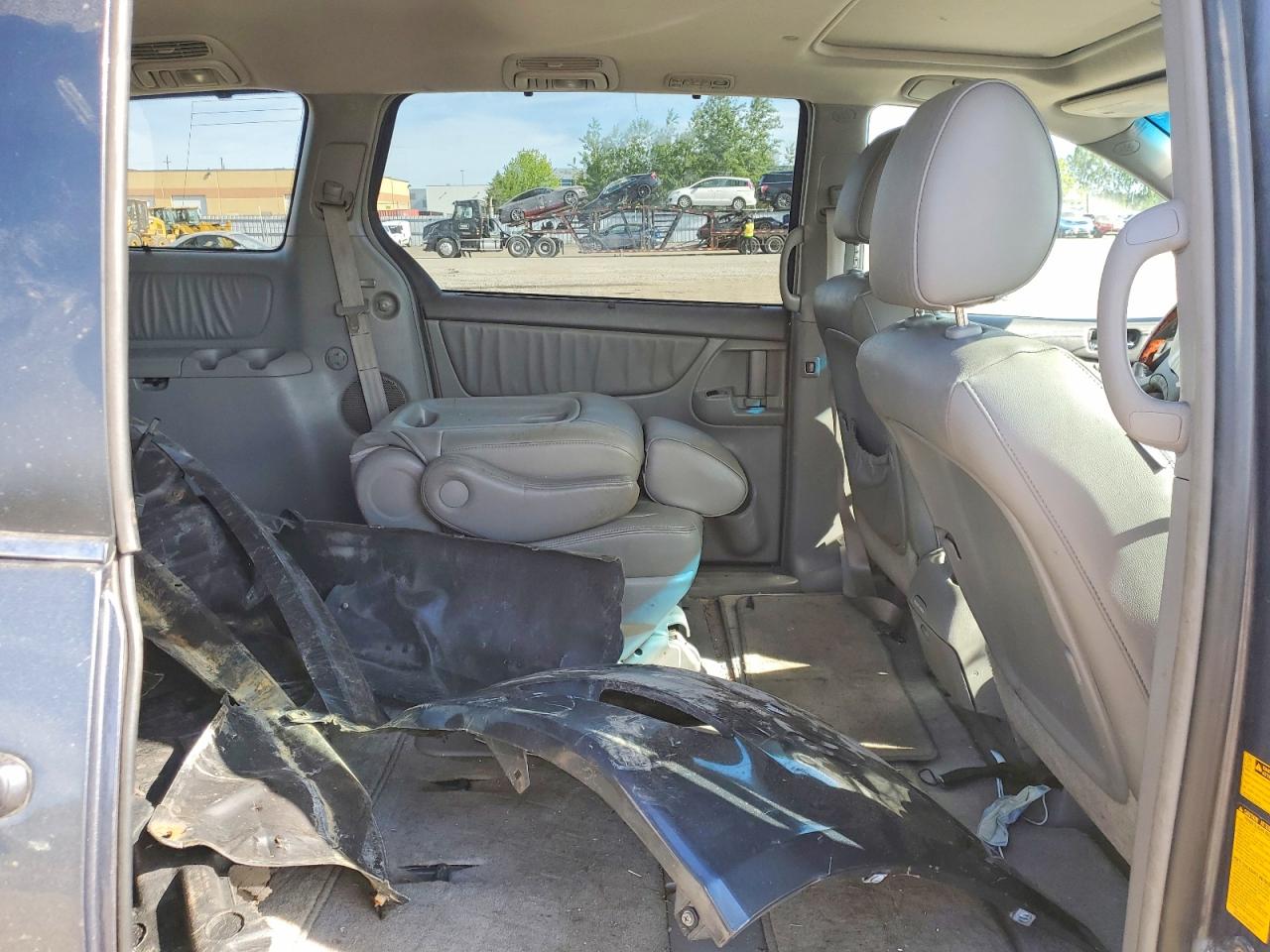 2010 Toyota Sienna Xle Gray vin: 5TDYK4CC3AS299038