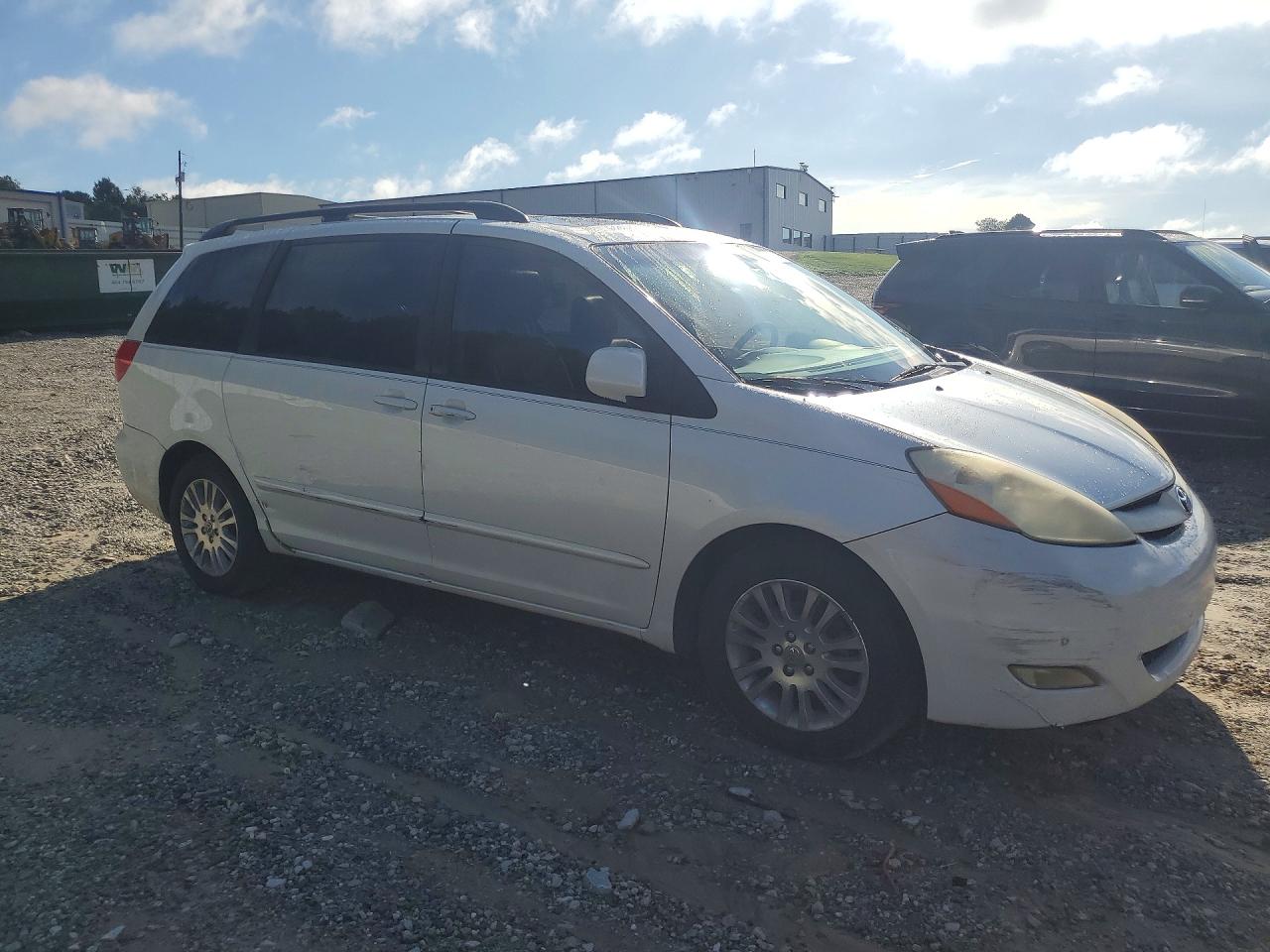 2010 Toyota Sienna Xle White vin: 5TDYK4CC3AS314704