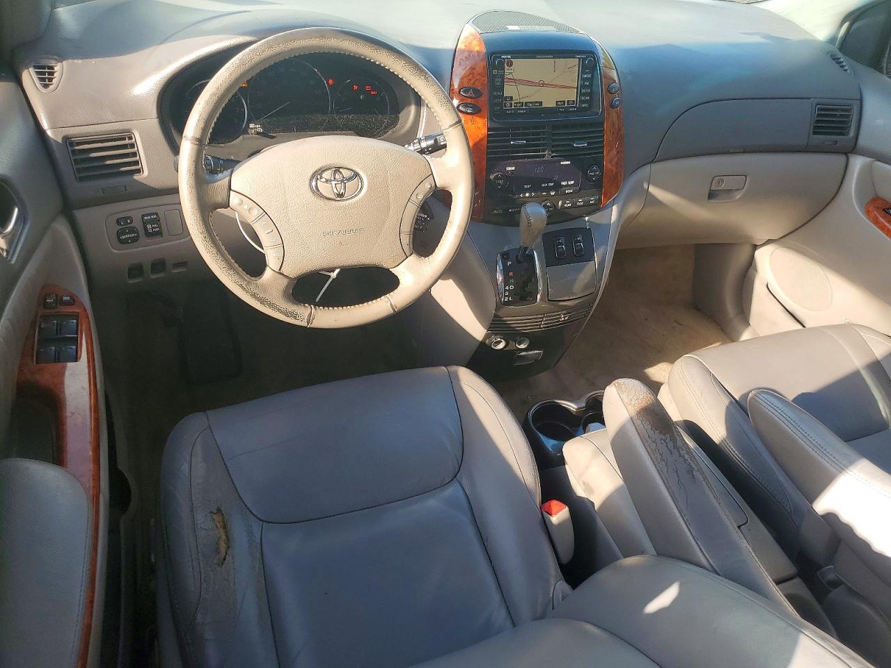 2010 Toyota Sienna Xle White vin: 5TDYK4CC3AS314704