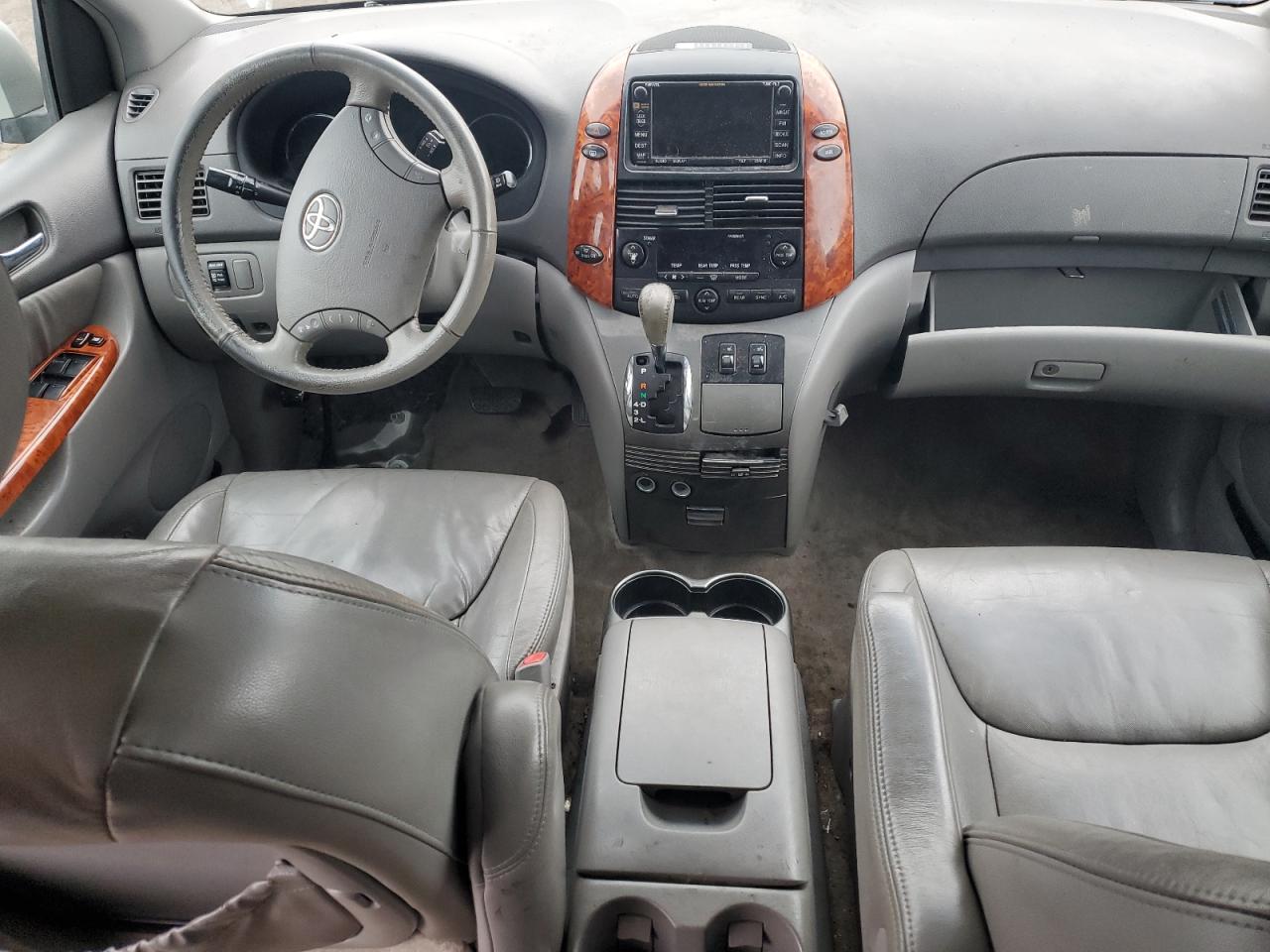 2010 Toyota Sienna Xle Silver vin: 5TDYK4CC3AS316002