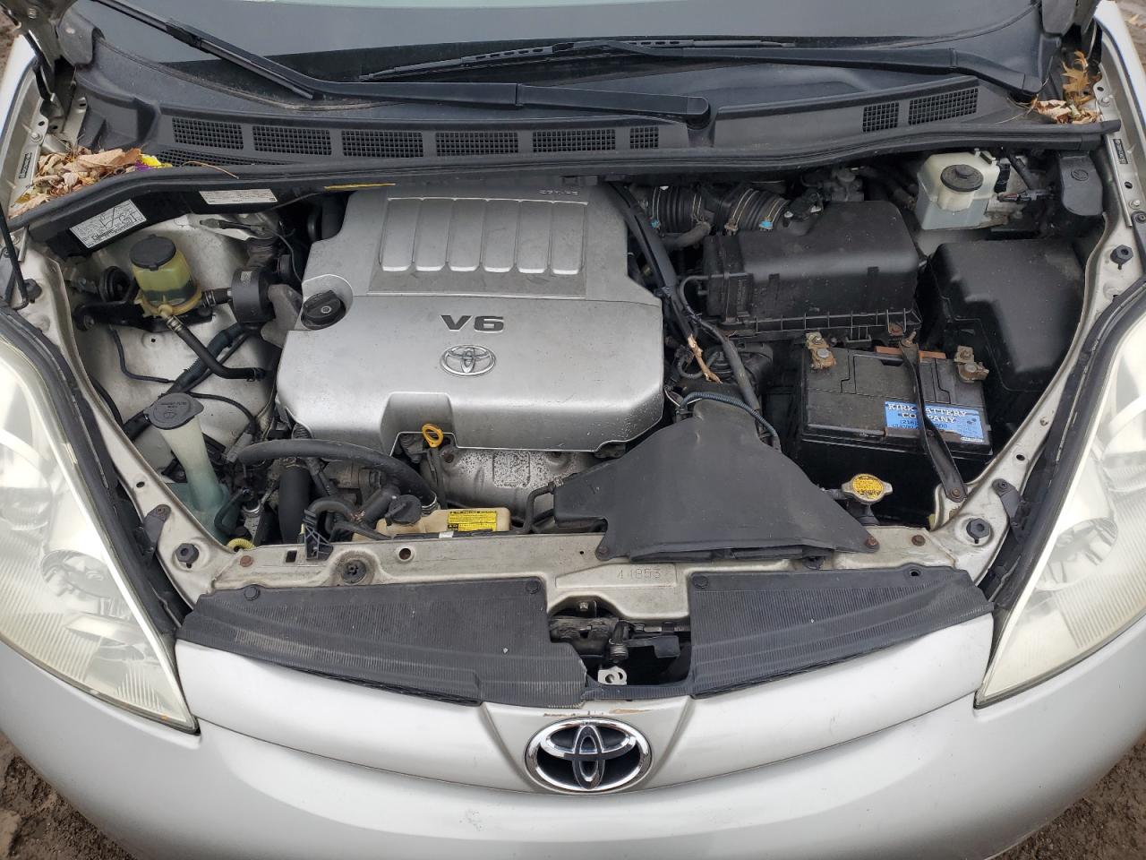 2010 Toyota Sienna Xle Silver vin: 5TDYK4CC3AS316002