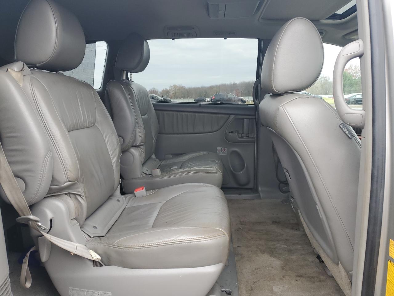 2010 Toyota Sienna Xle Silver vin: 5TDYK4CC3AS316002