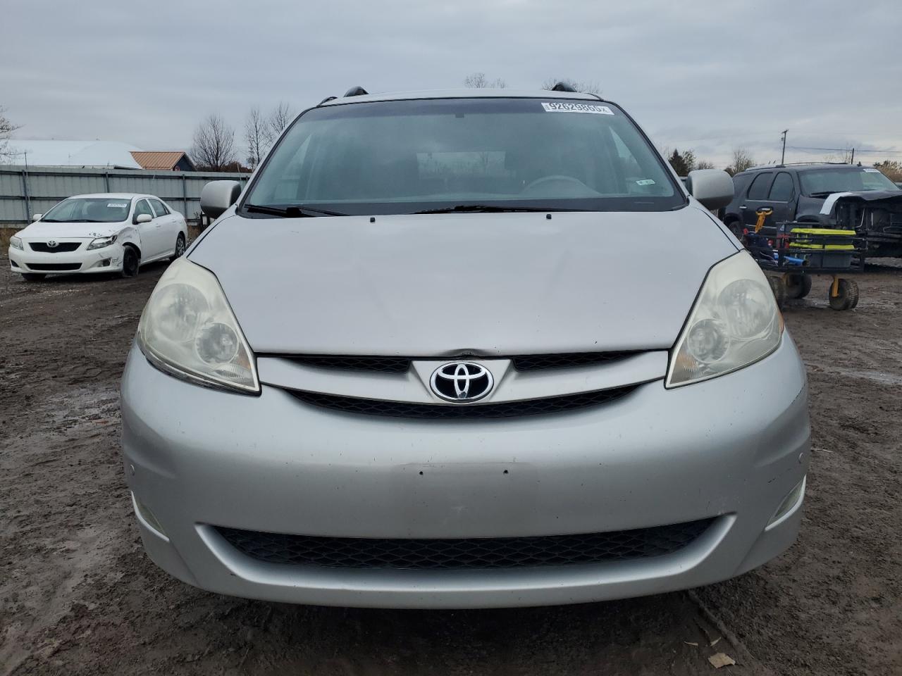 2010 Toyota Sienna Xle Silver vin: 5TDYK4CC3AS316002