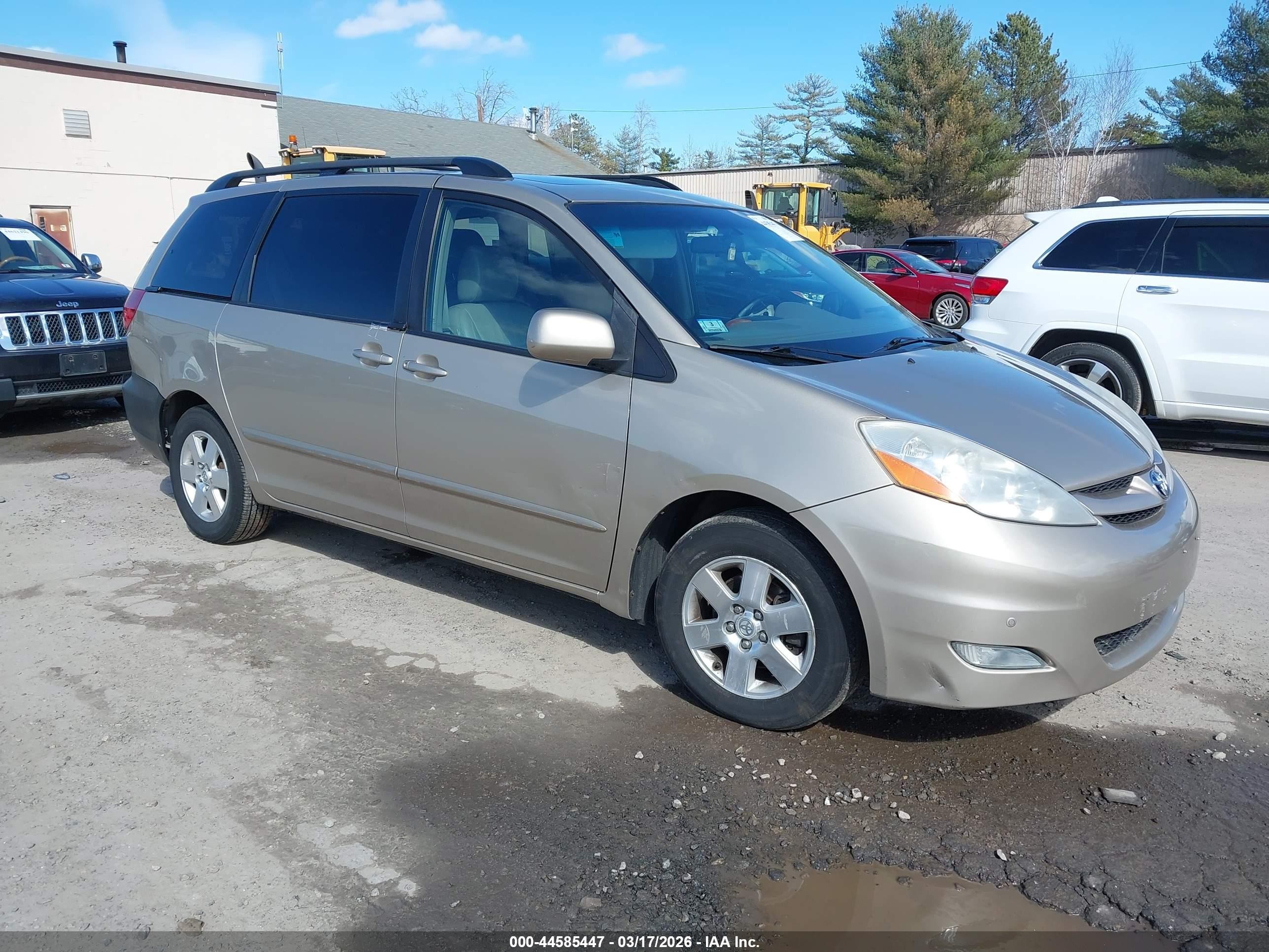 2010 Toyota Sienna Xle Tan vin: 5TDYK4CC3AS335746