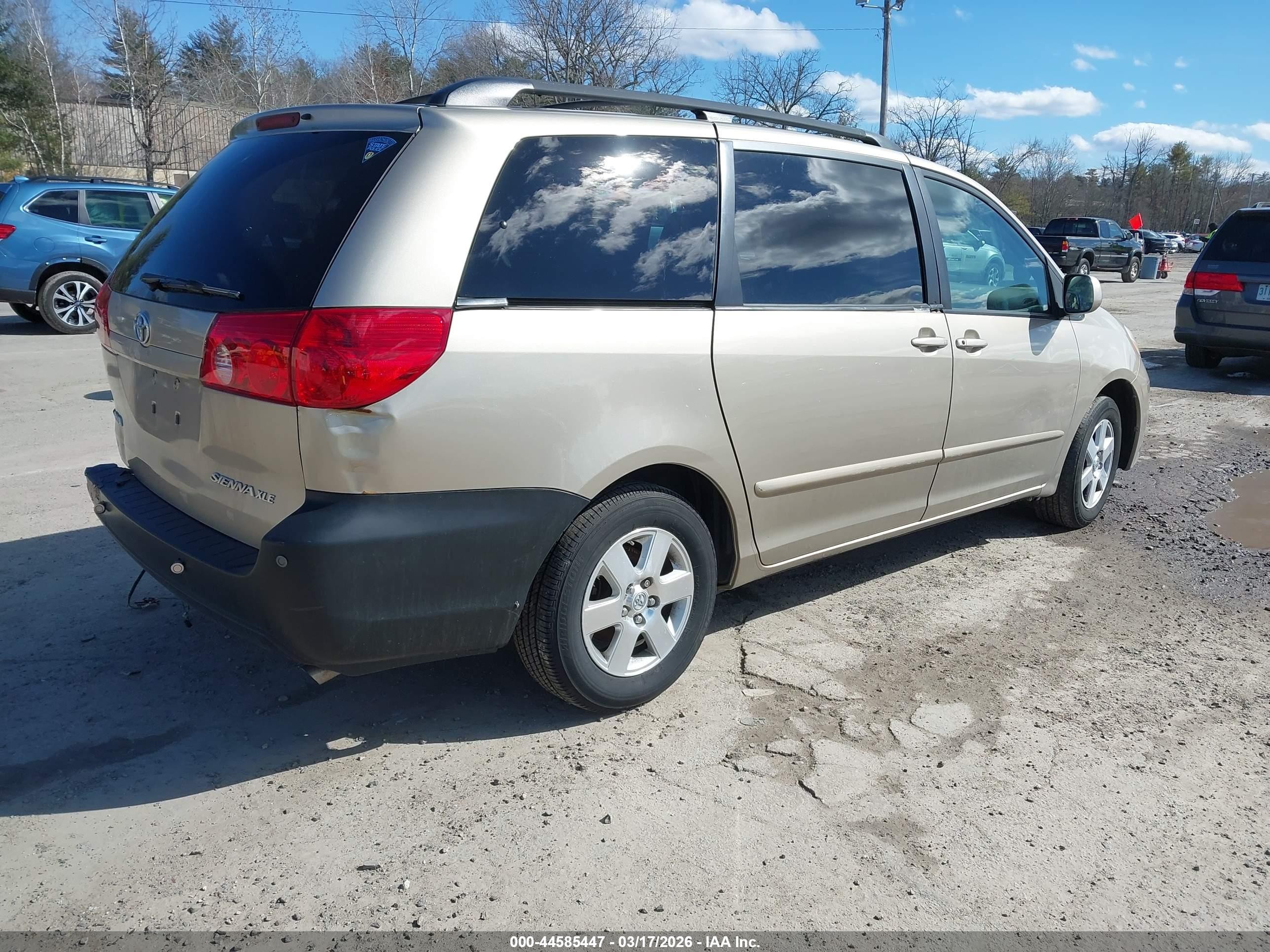 2010 Toyota Sienna Xle Tan vin: 5TDYK4CC3AS335746
