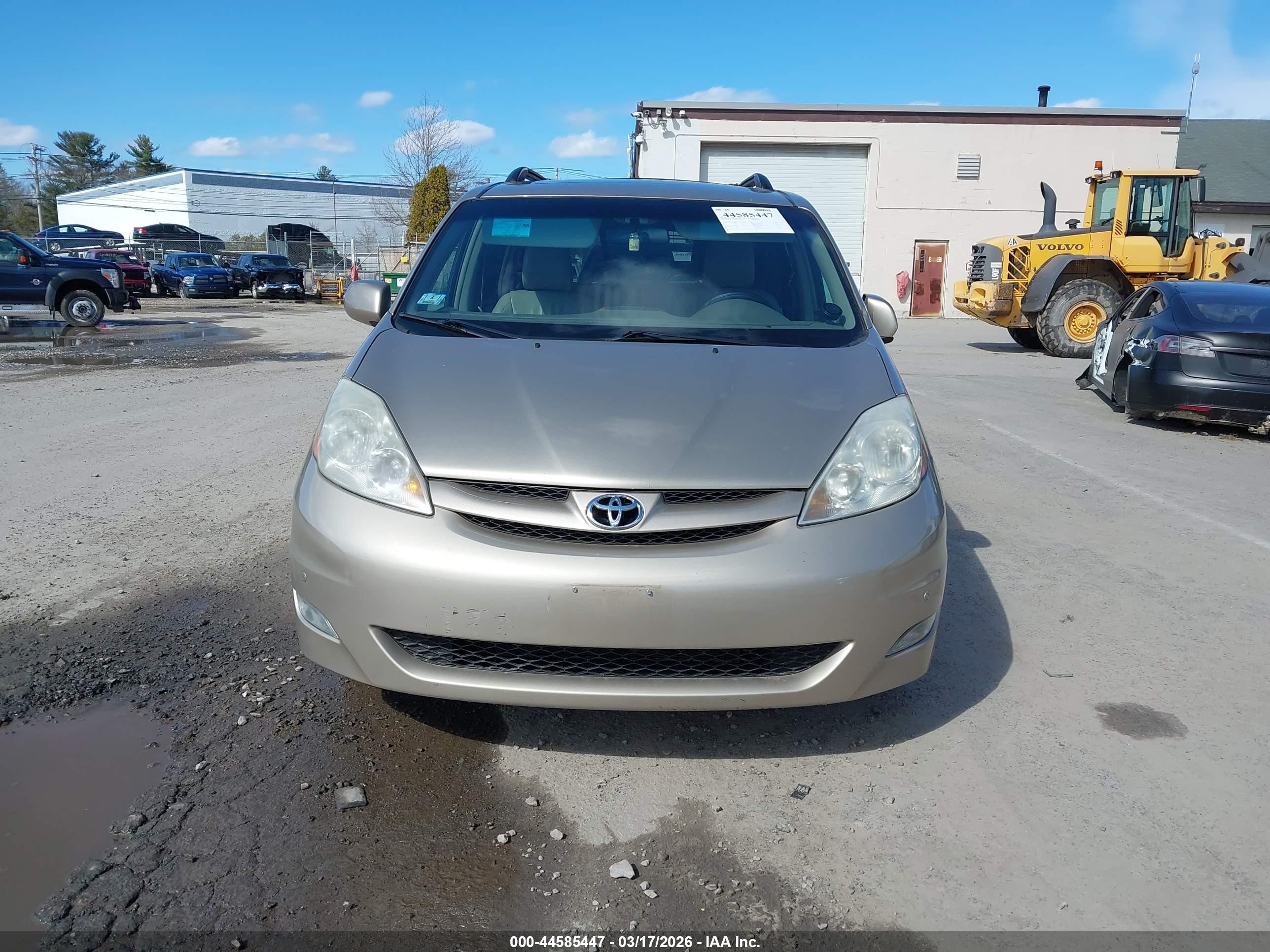 2010 Toyota Sienna Xle Tan vin: 5TDYK4CC3AS335746
