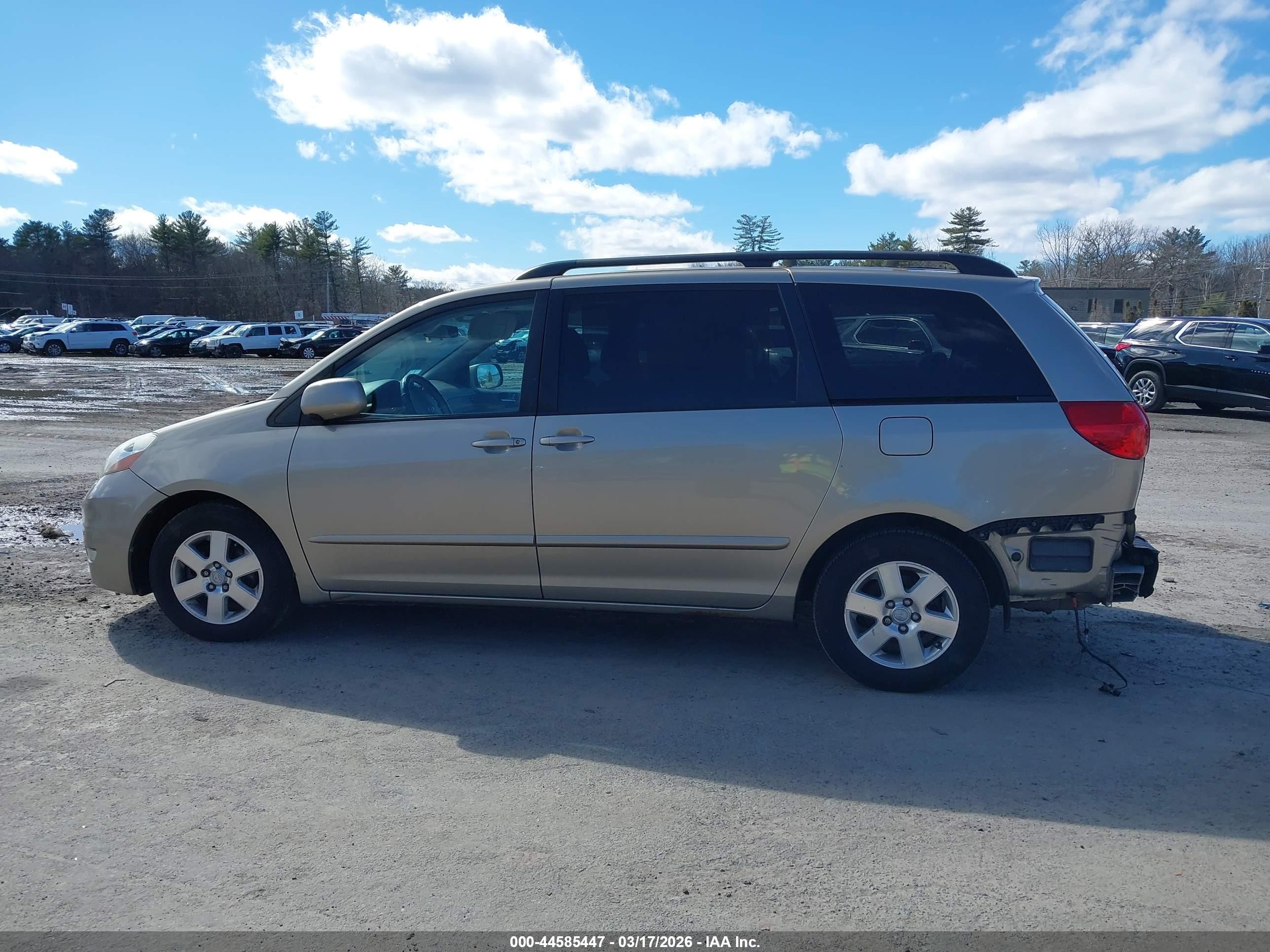 2010 Toyota Sienna Xle Tan vin: 5TDYK4CC3AS335746