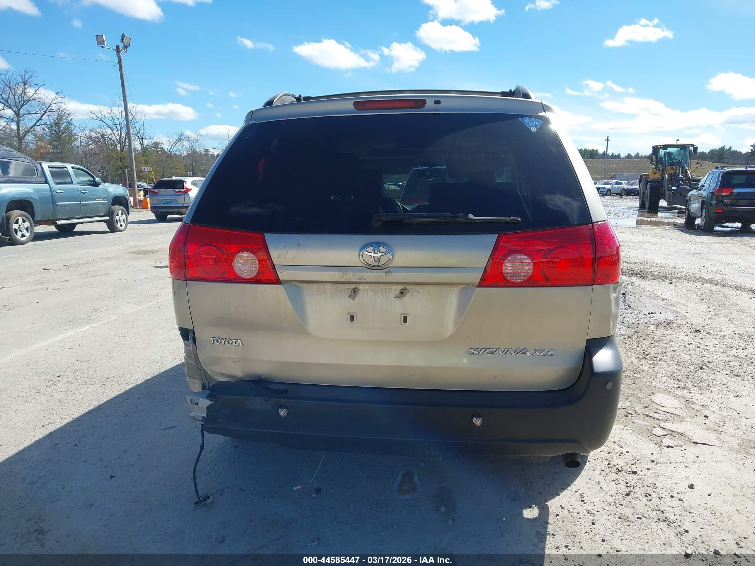 2010 Toyota Sienna Xle Tan vin: 5TDYK4CC3AS335746