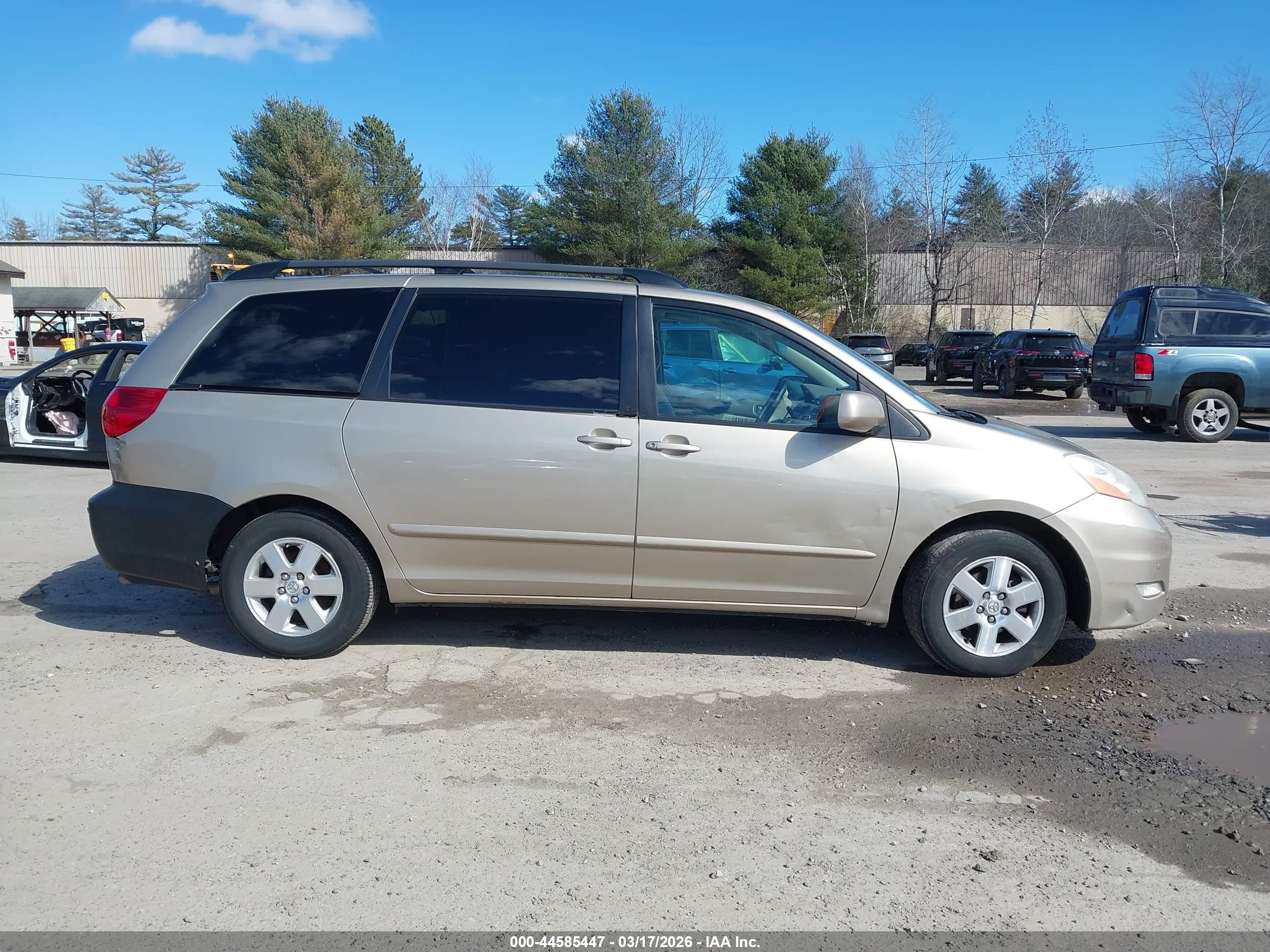 2010 Toyota Sienna Xle Tan vin: 5TDYK4CC3AS335746