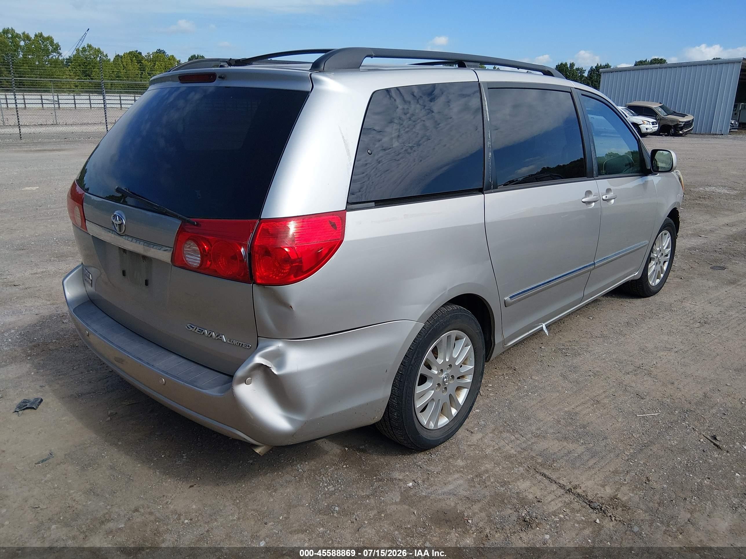 2010 Toyota Sienna Limited Silver vin: 5TDYK4CC3AS337500