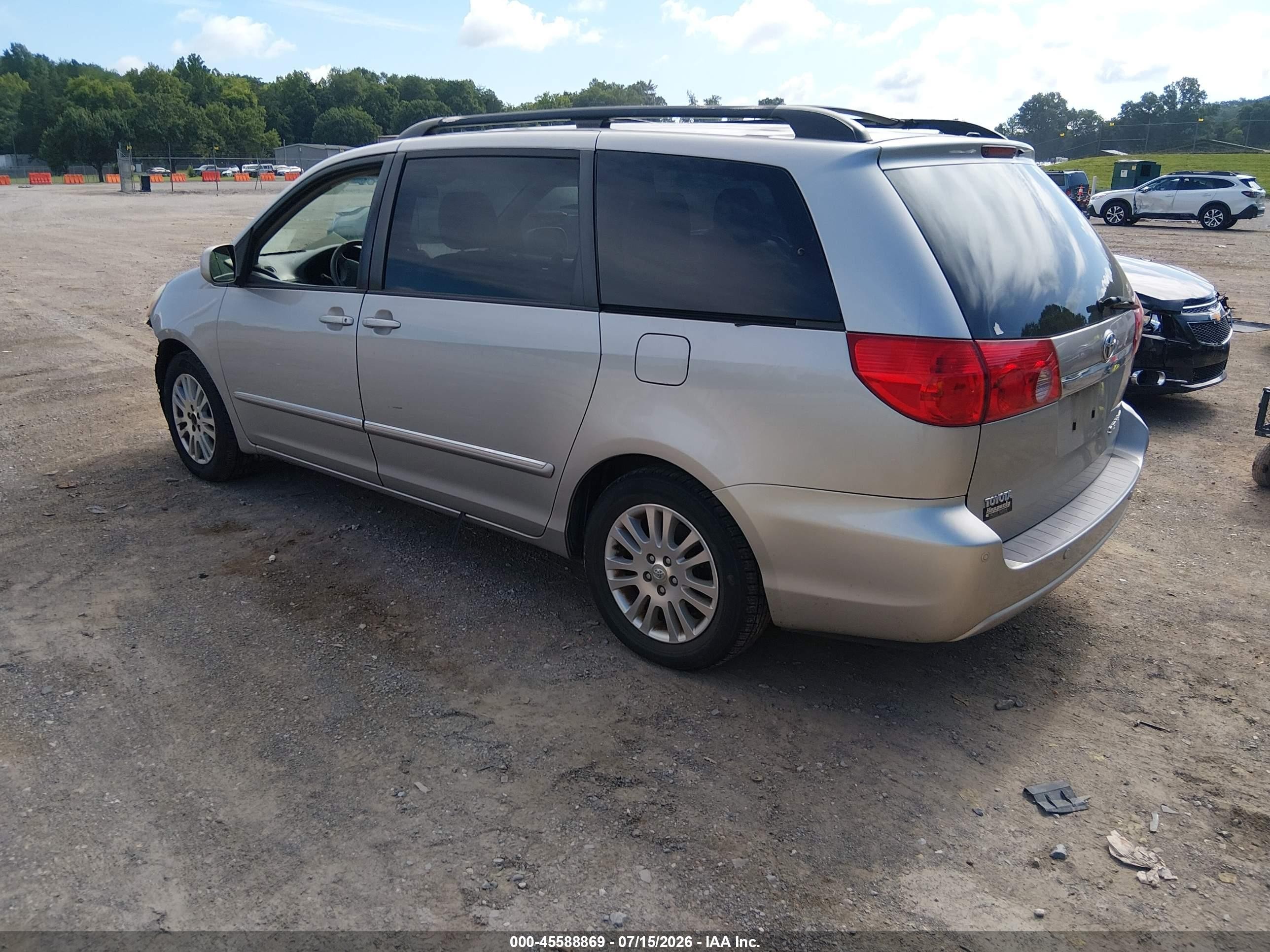 2010 Toyota Sienna Limited Silver vin: 5TDYK4CC3AS337500