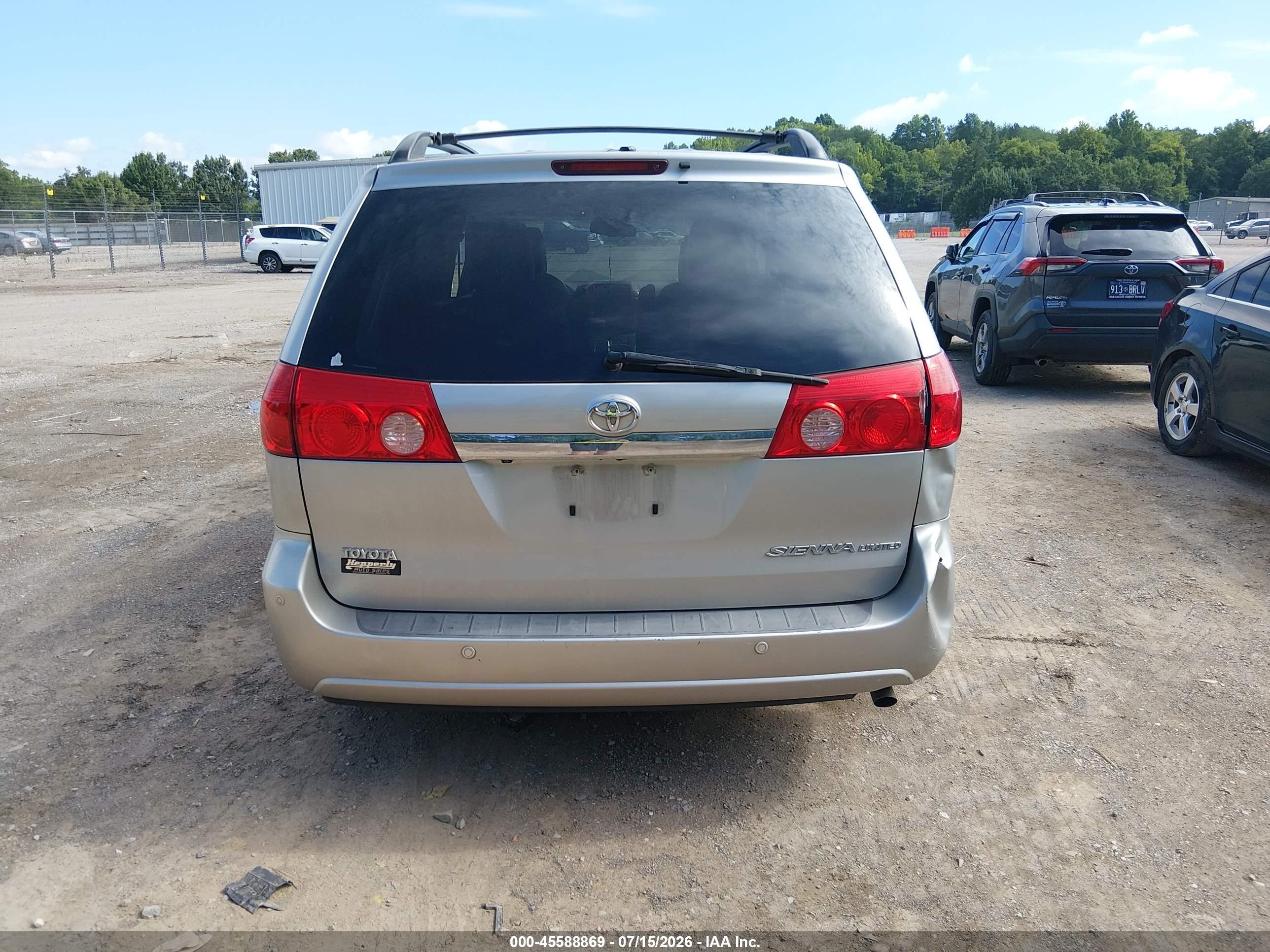 2010 Toyota Sienna Limited Silver vin: 5TDYK4CC3AS337500