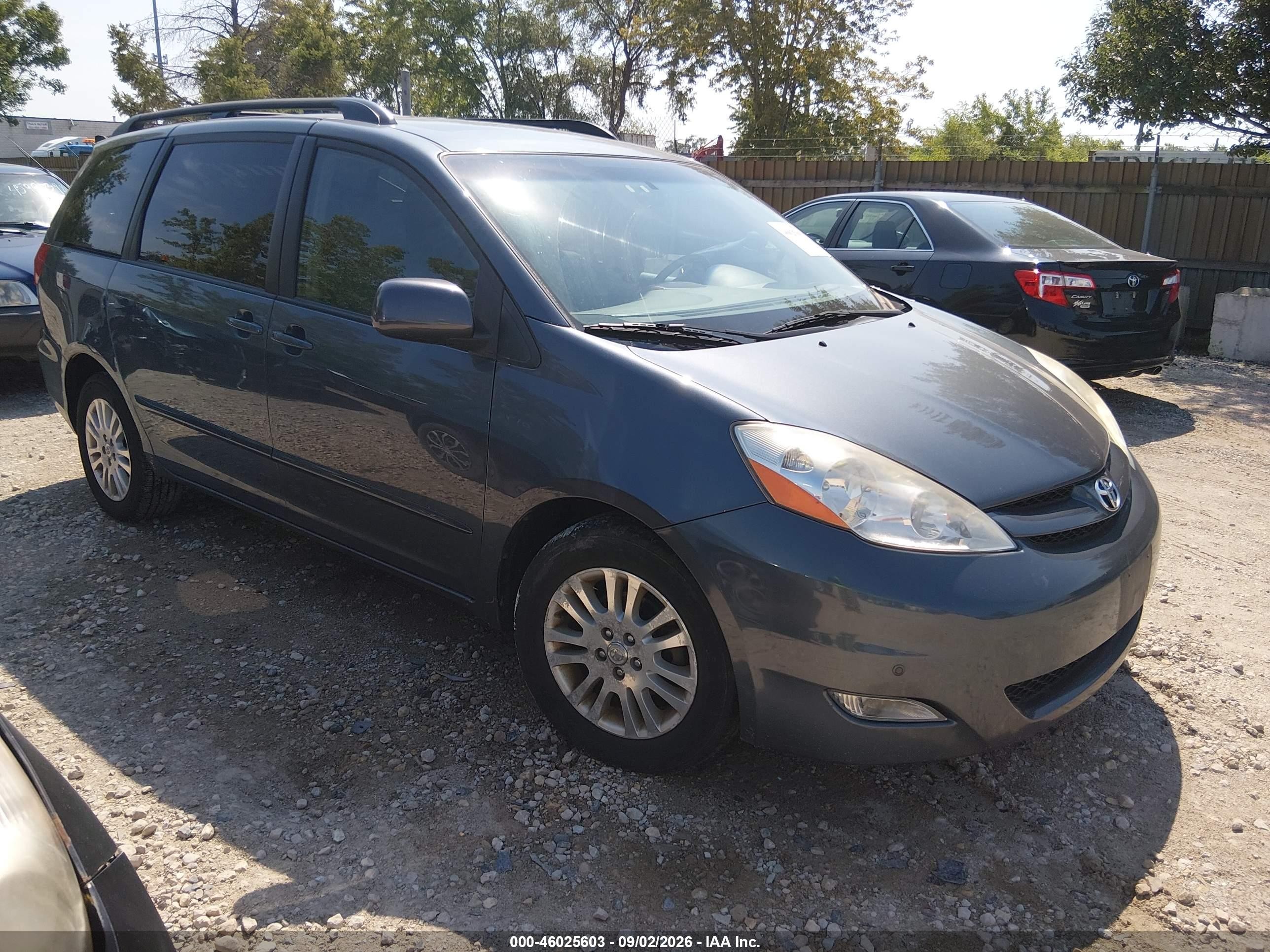 2010 Toyota Sienna Xle Gray vin: 5TDYK4CC3AS340395