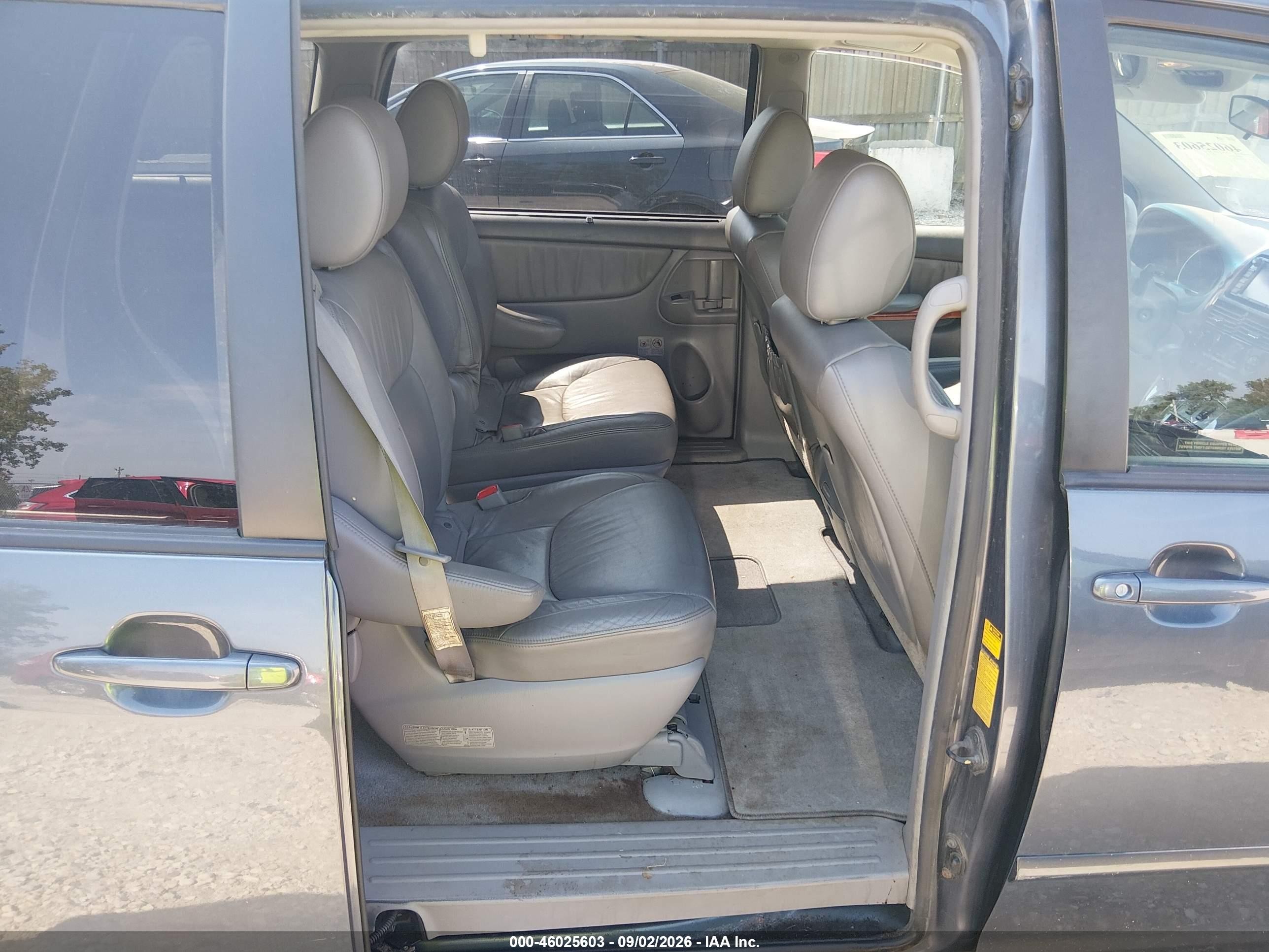 2010 Toyota Sienna Xle Gray vin: 5TDYK4CC3AS340395