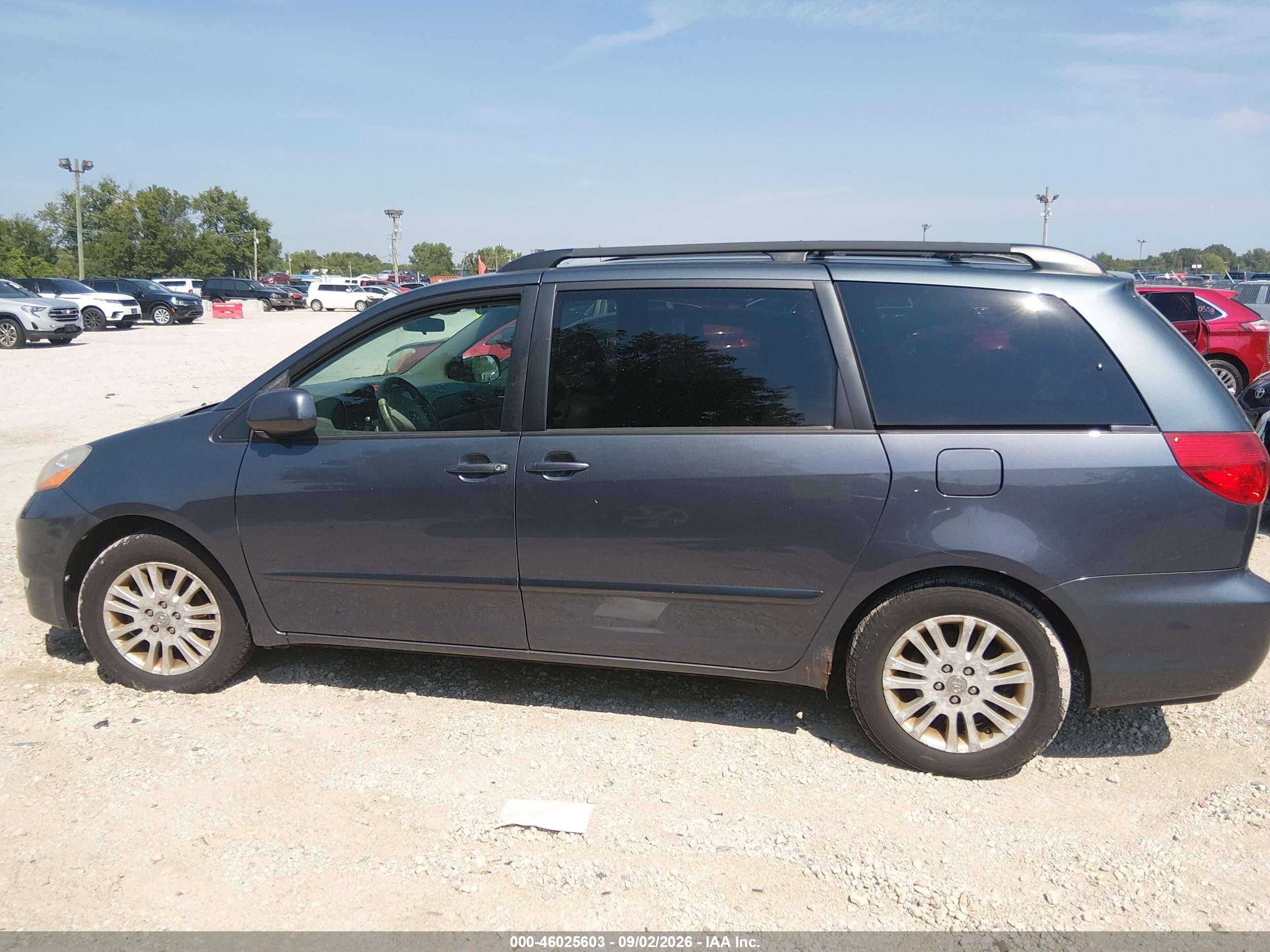 2010 Toyota Sienna Xle Gray vin: 5TDYK4CC3AS340395