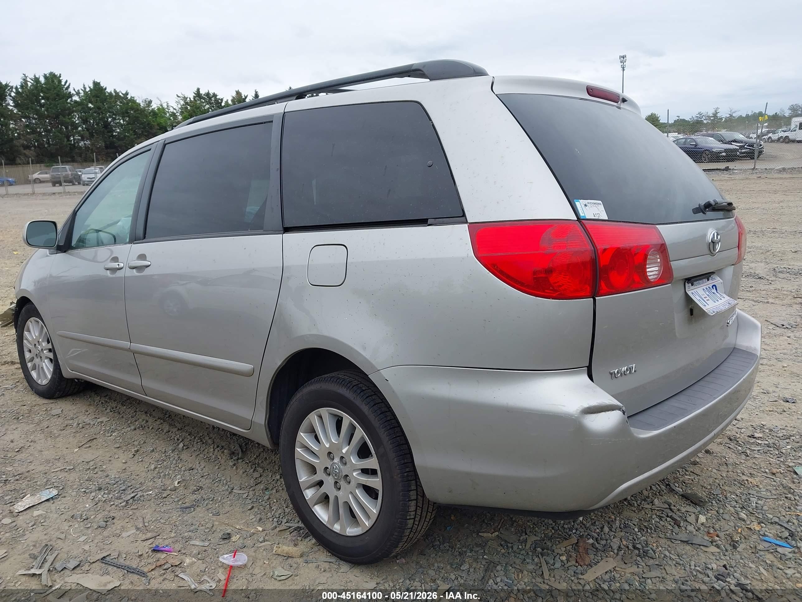 2010 Toyota Sienna Xle Silver vin: 5TDYK4CC4AS302593