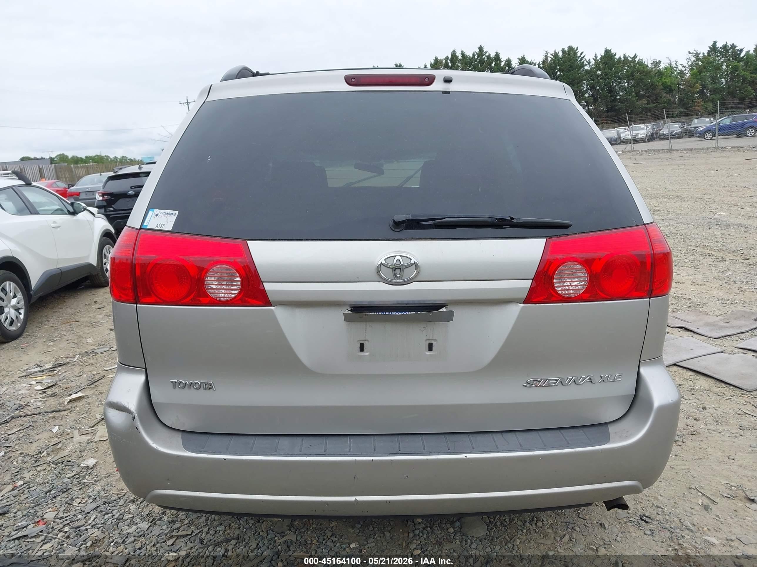 2010 Toyota Sienna Xle Silver vin: 5TDYK4CC4AS302593