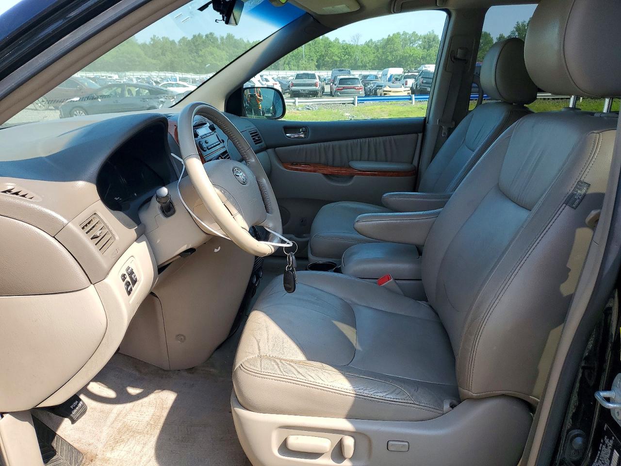 2010 Toyota Sienna Xle Black vin: 5TDYK4CC4AS306112