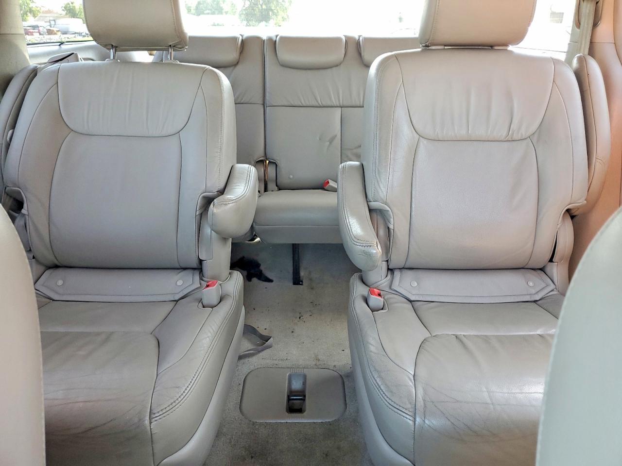 2010 Toyota Sienna Xle Black vin: 5TDYK4CC4AS306112