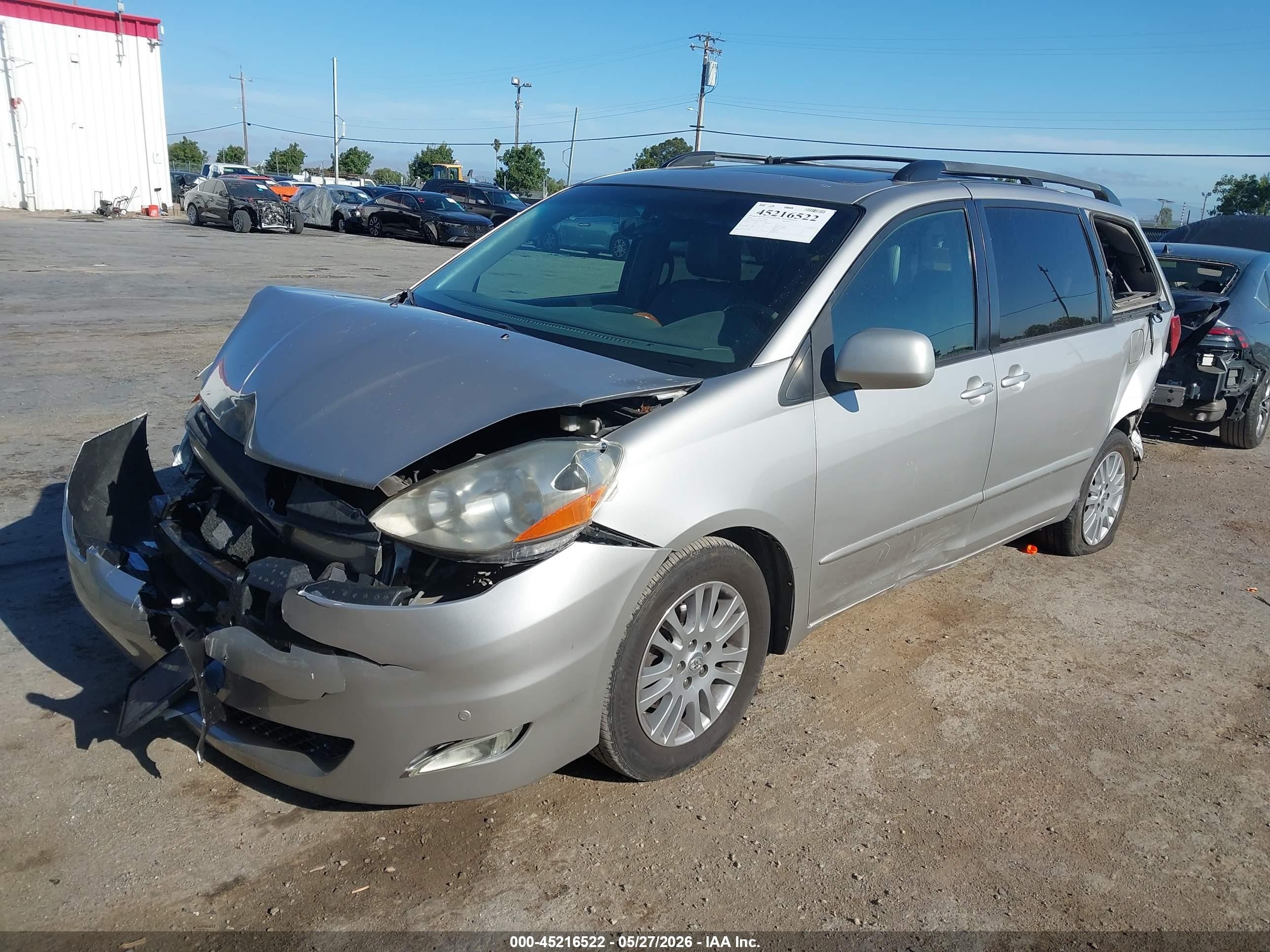 2010 Toyota Sienna Xle Серебряный vin: 5TDYK4CC4AS318843