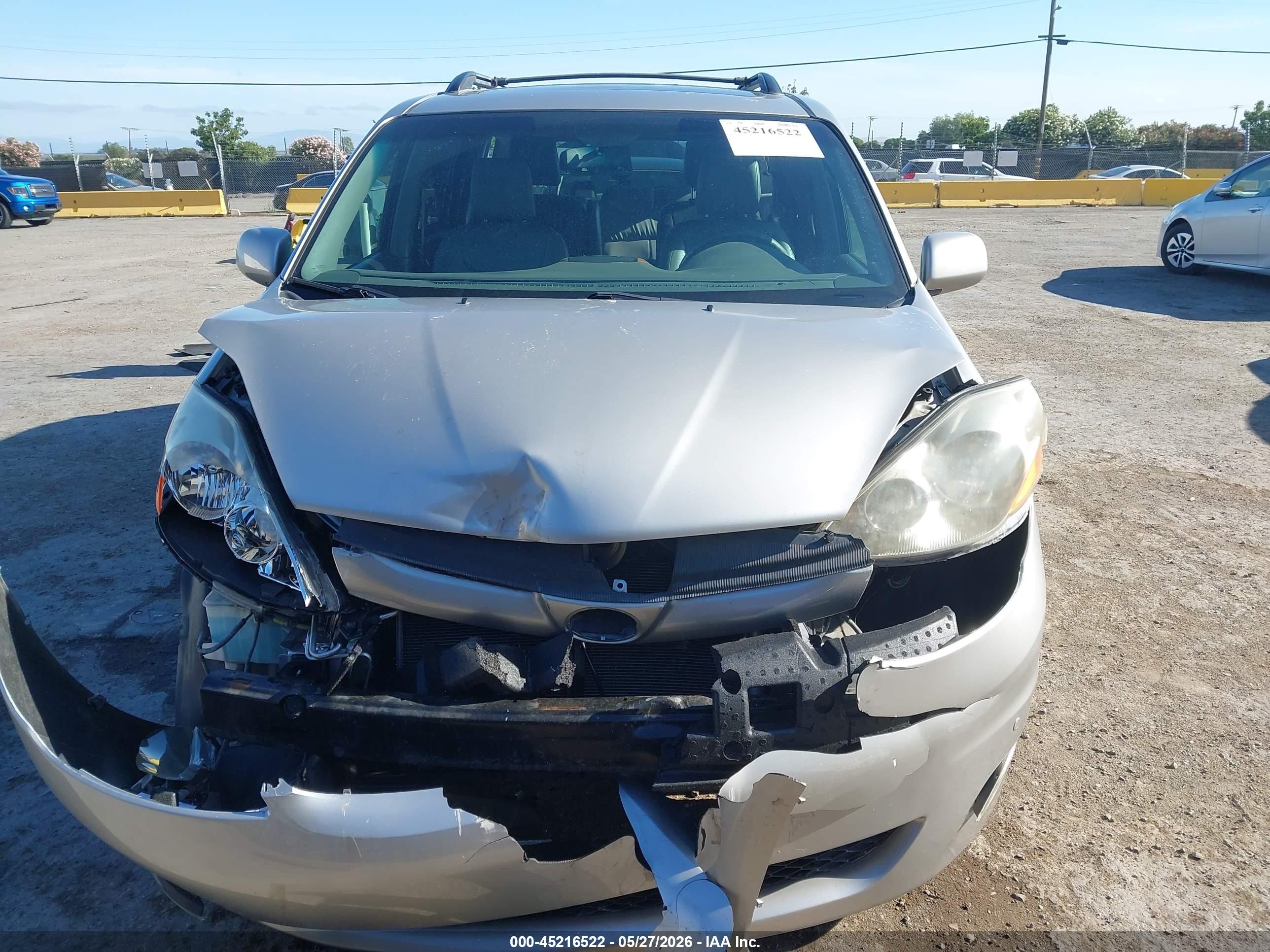 2010 Toyota Sienna Xle Серебряный vin: 5TDYK4CC4AS318843