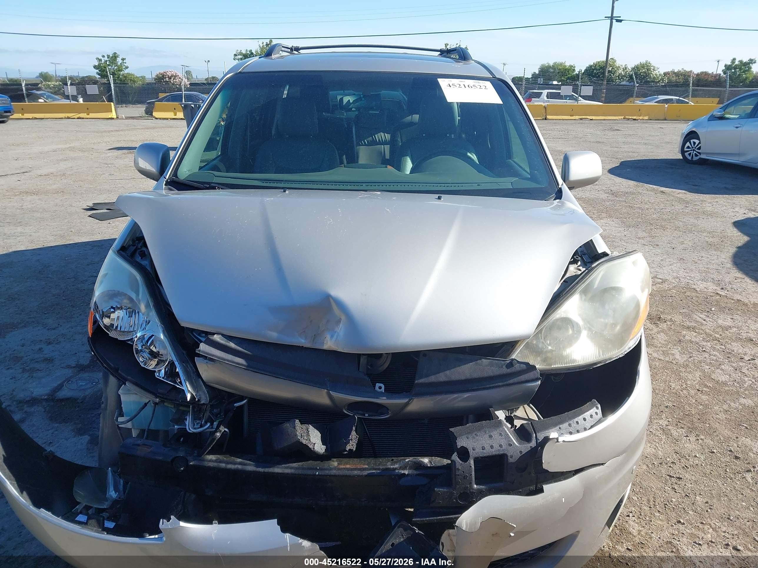 2010 Toyota Sienna Xle Серебряный vin: 5TDYK4CC4AS318843