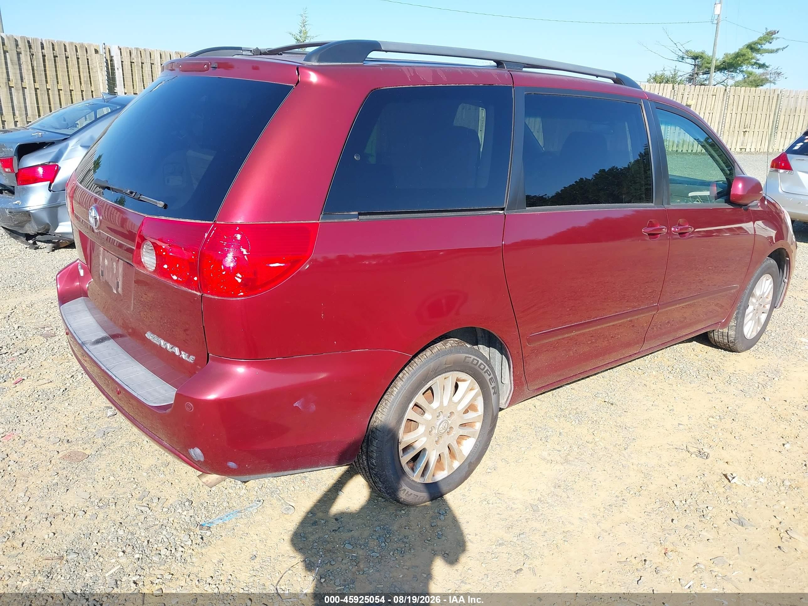 2010 Toyota Sienna Xle Red vin: 5TDYK4CC4AS323914