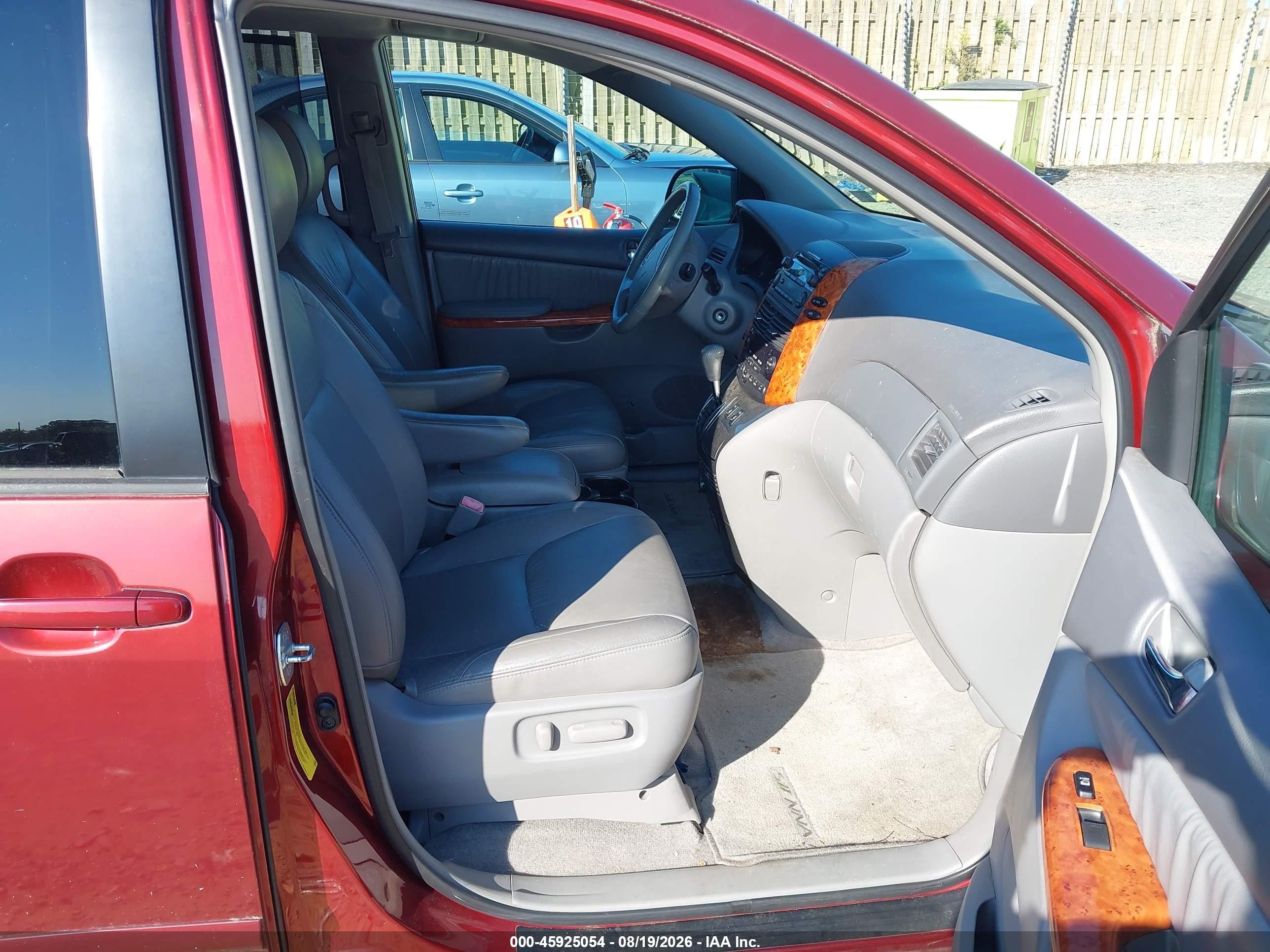 2010 Toyota Sienna Xle Red vin: 5TDYK4CC4AS323914