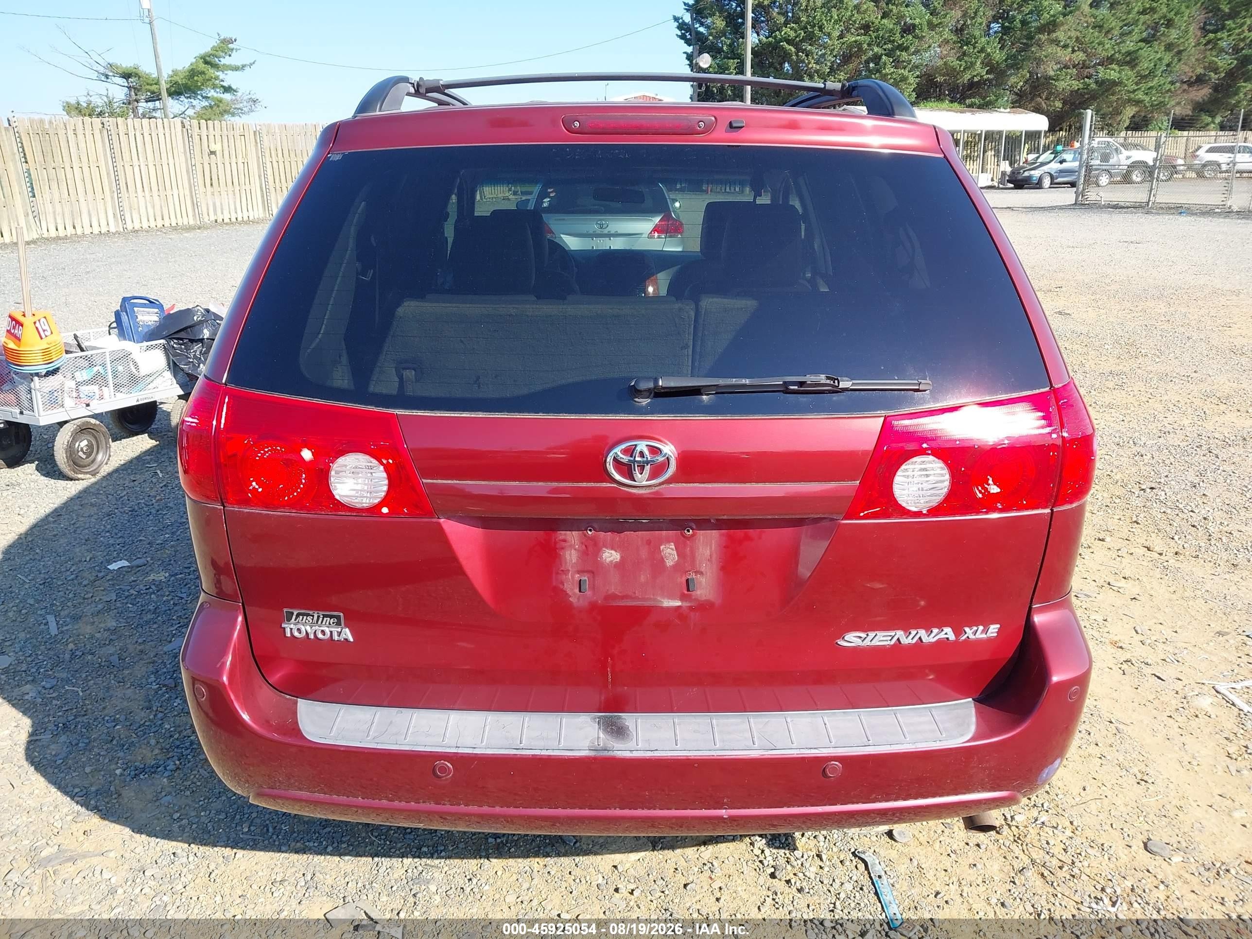 2010 Toyota Sienna Xle Red vin: 5TDYK4CC4AS323914